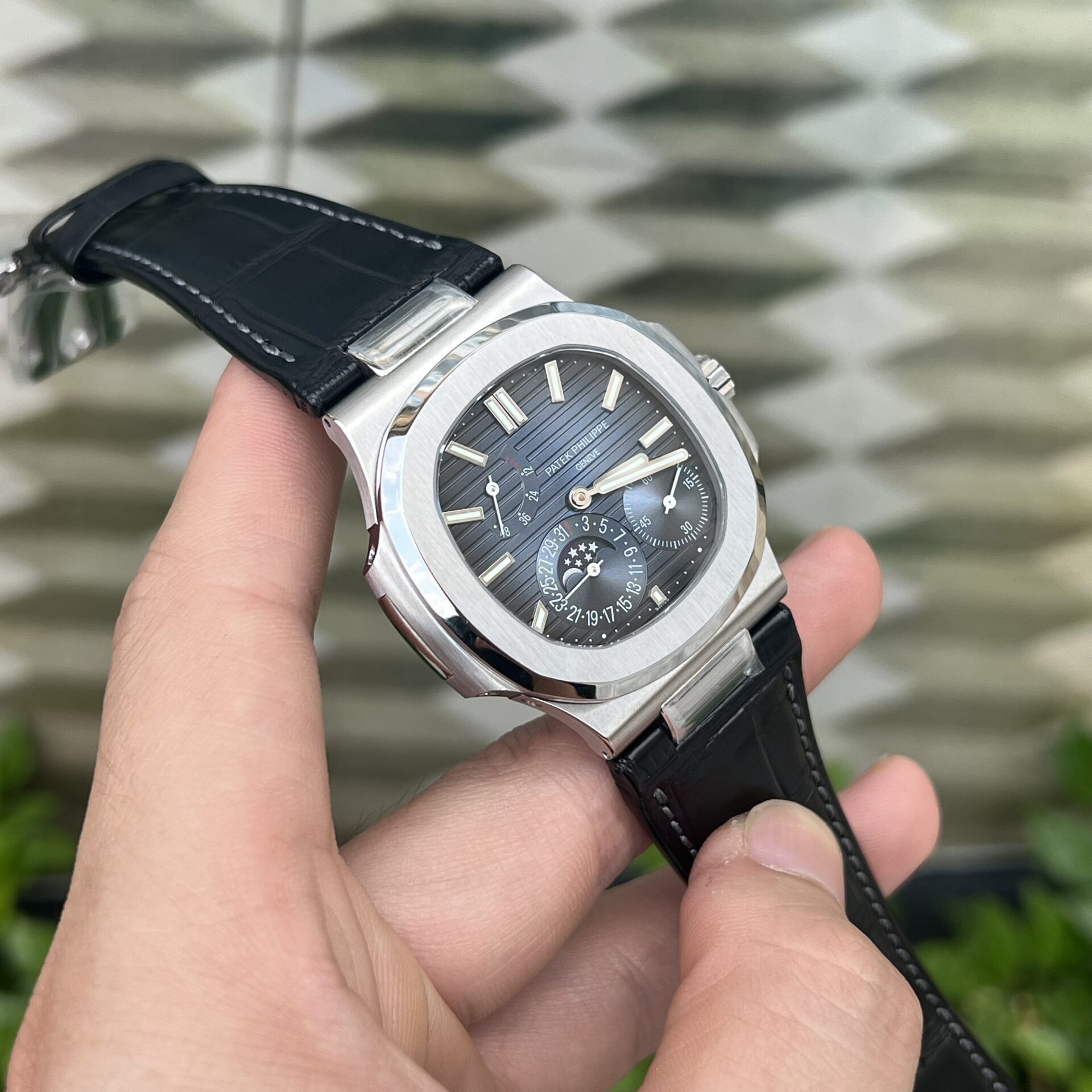 Patek Philippe Nautilus 5712 Replica Watch Leather Strap GRF 40mm