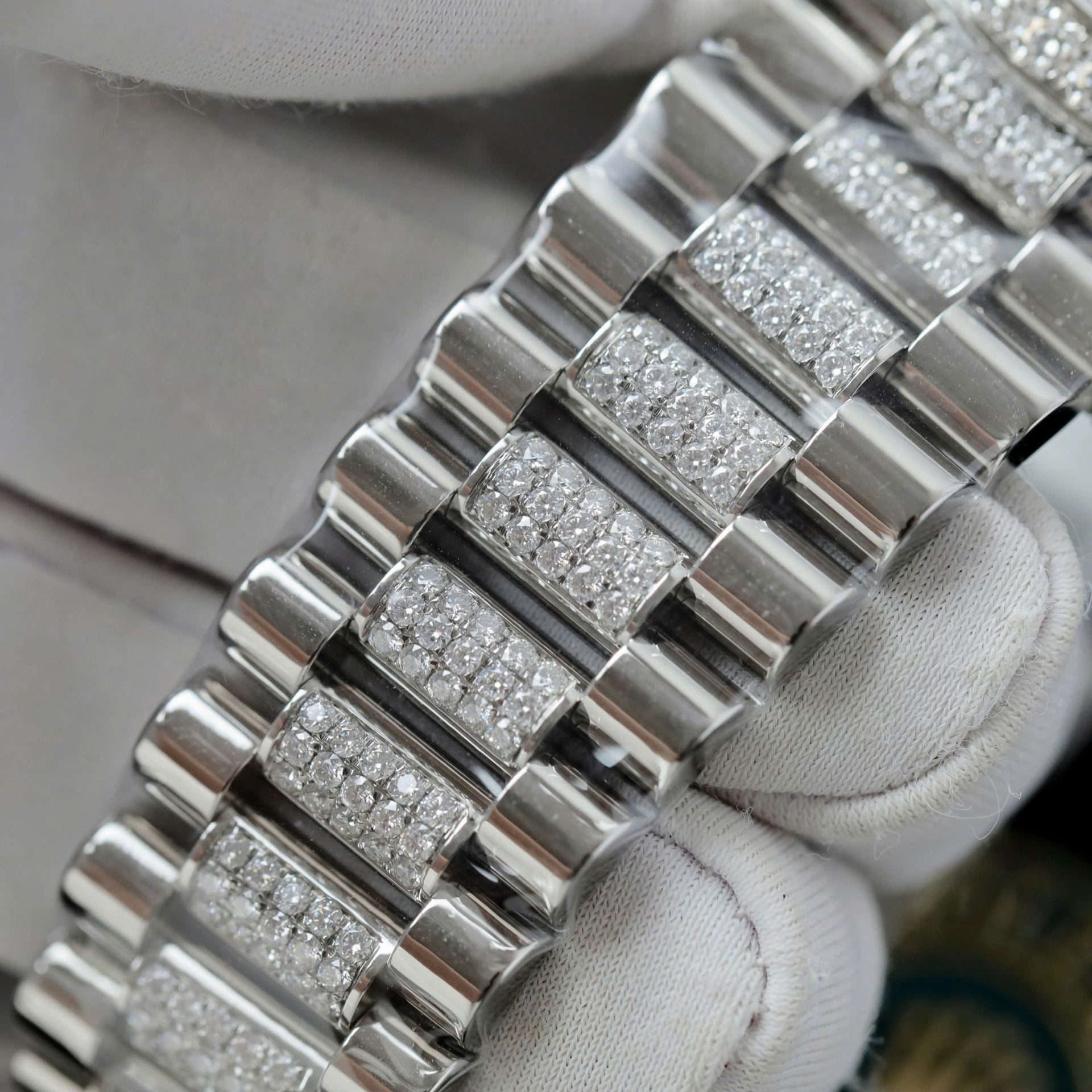 Rolex Day-Date Best Replica Watch Meteorite Dial Moissanite Diamonds Custom 40mm