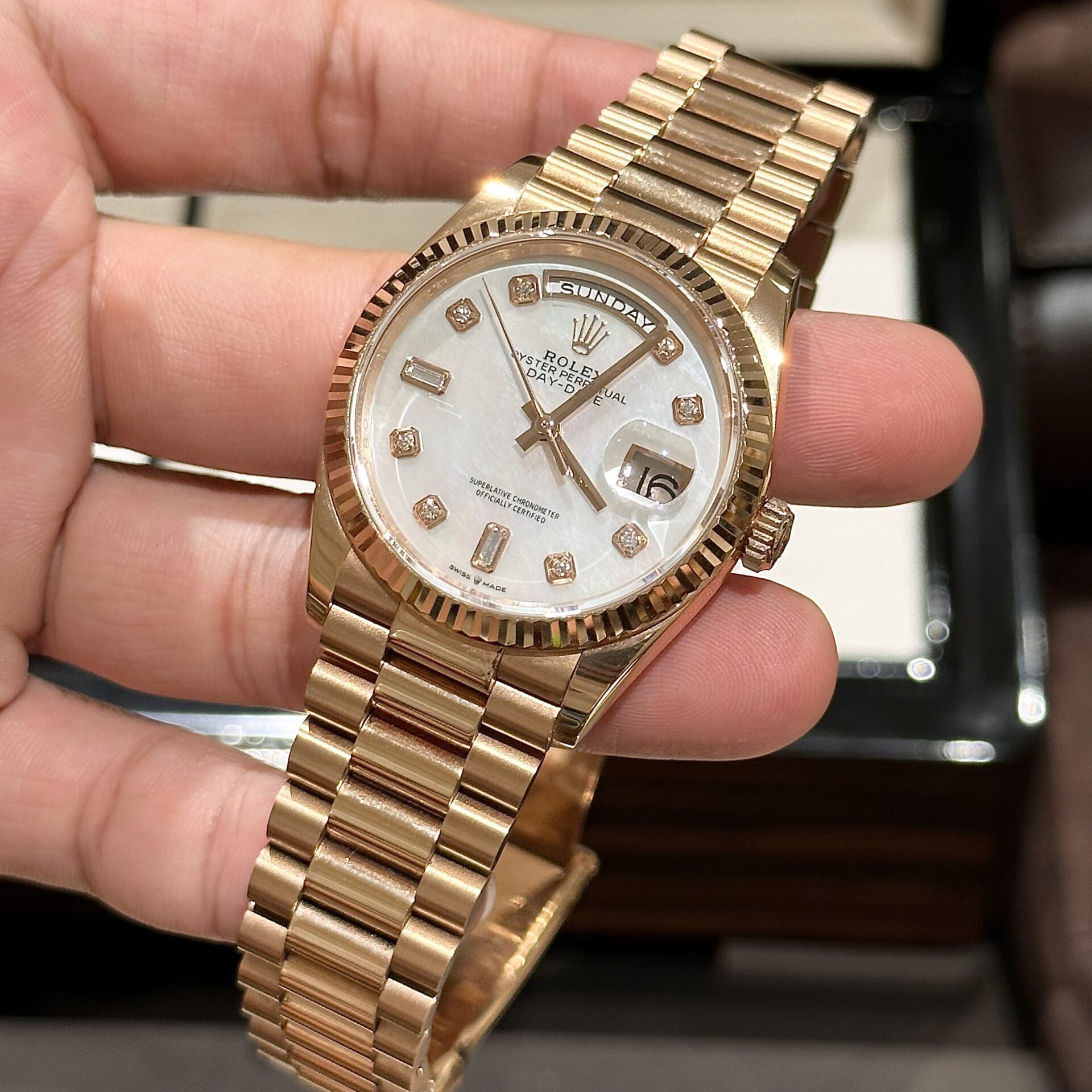 Rolex Day-Date Mother of Pearl Replica Watch Rose Gold EW Factory 36mm