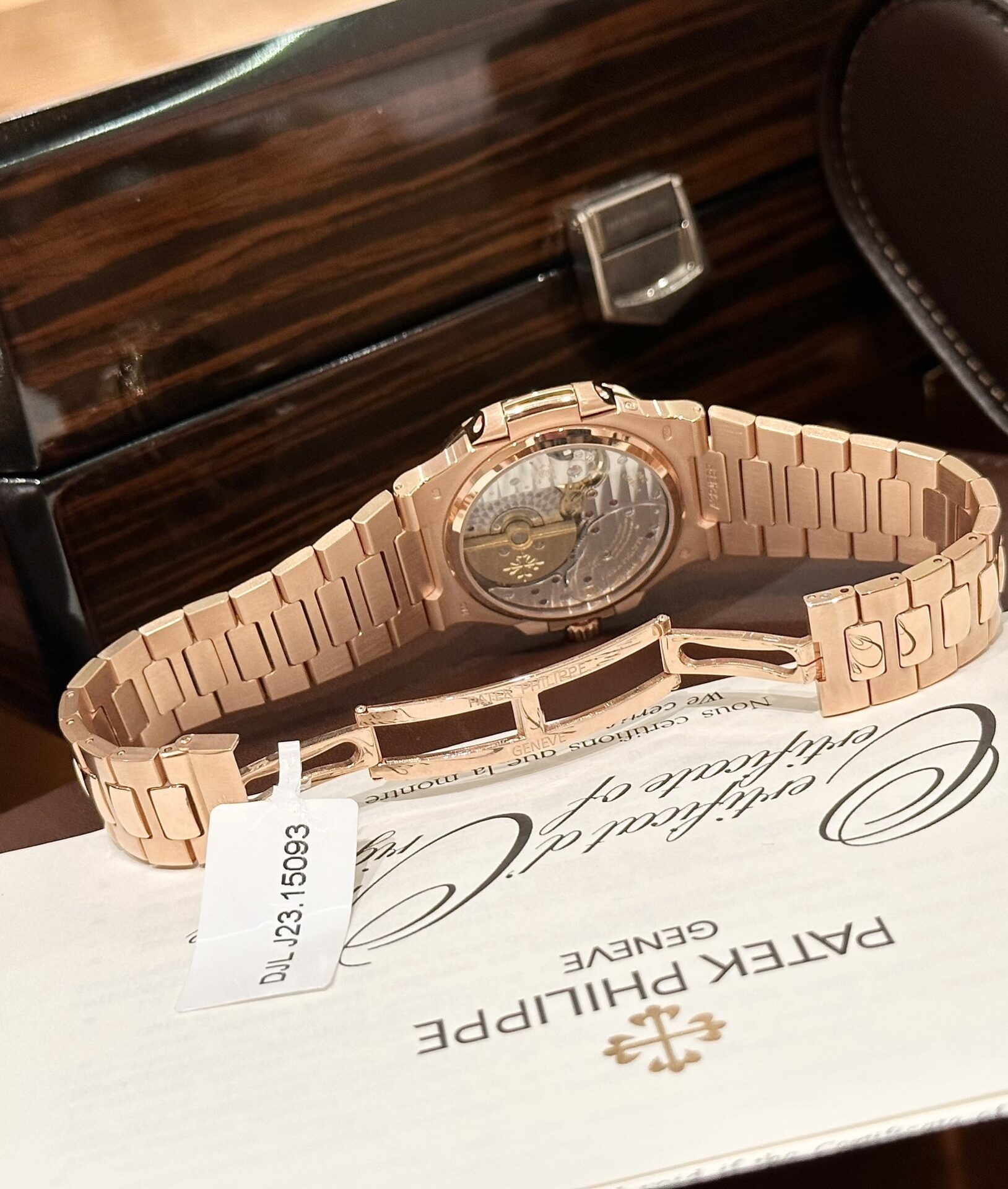 Patek Philippe Nautilus 5724 Replica Watch Gold Wrapped Diamond Moissanite 40mm