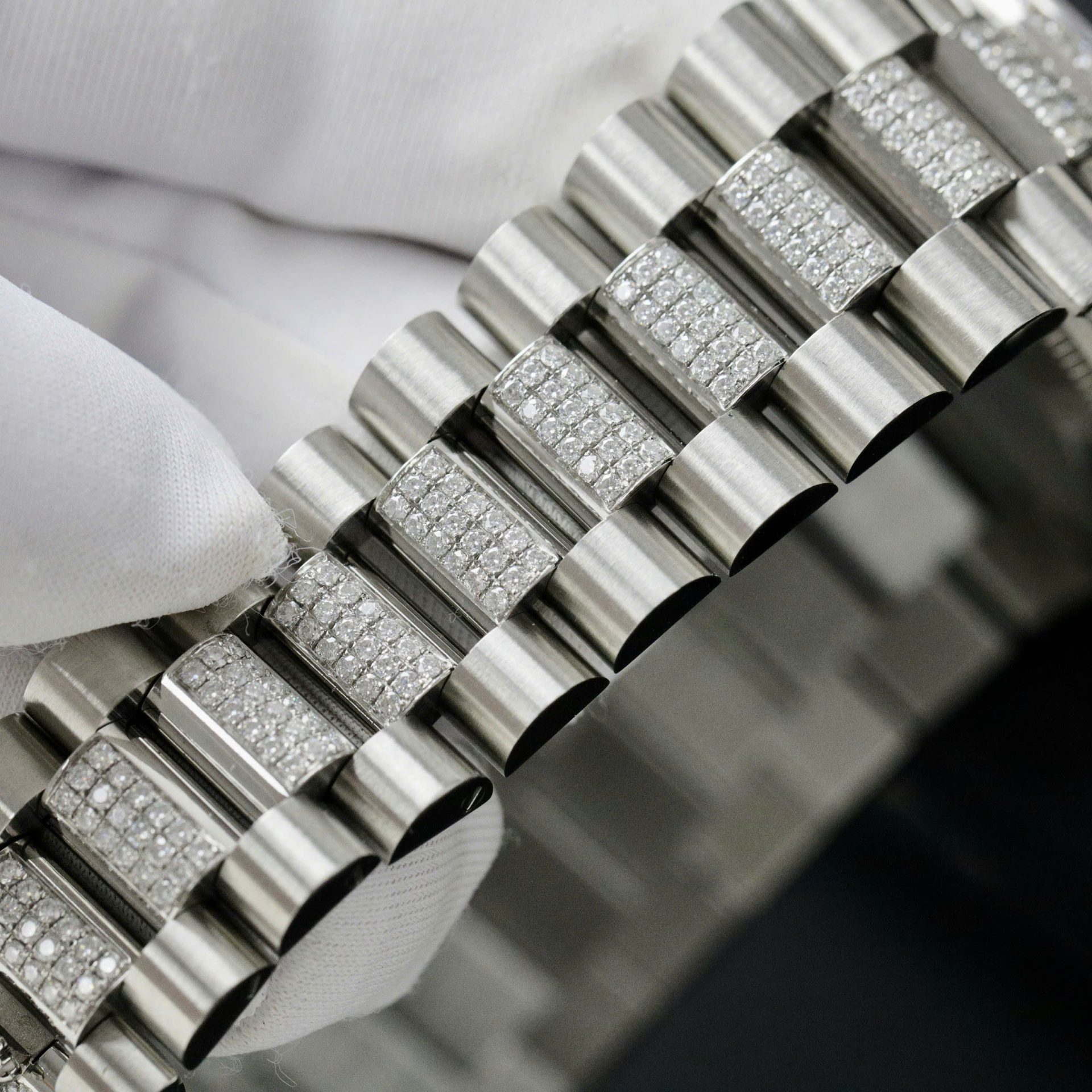 Rolex Day-Date Dial MOP Best Replica Watch Custom Moissanite Diamonds 36mm