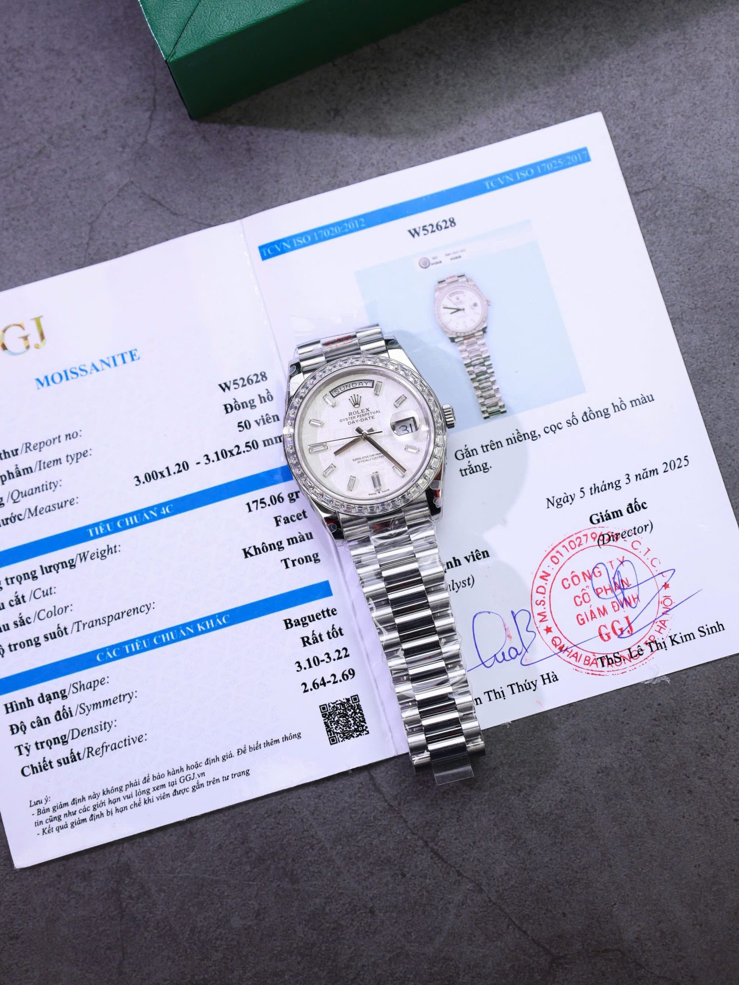 Rolex Day-Date Best Copies Watch Meteorite Wial Custom Diamonds Moissanite Baguette 40mm