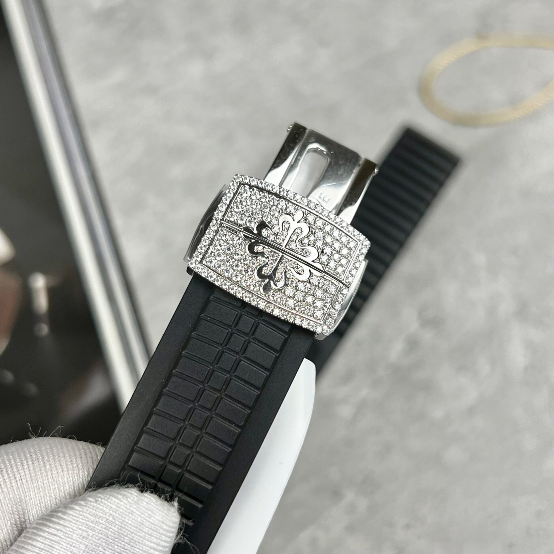 Patek Philippe Aquanaut 5719 Moissanite Diamond Replica Watch 40mm