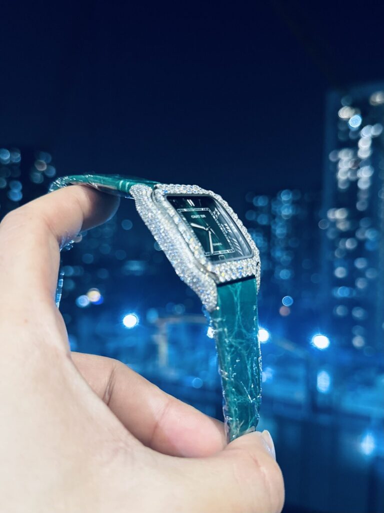 Cartier Santos With Green Moissanite Replica Watch 39.8mm