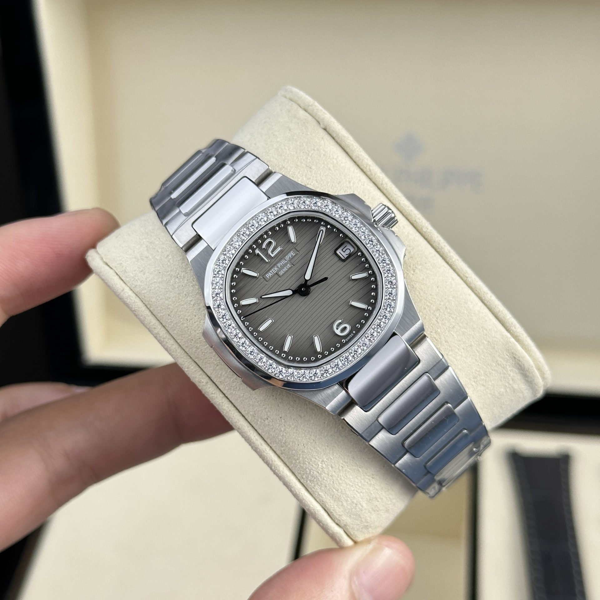 Patek Philippe Fake Watch Nautilus 7010 Gray Dial Womens 32mm