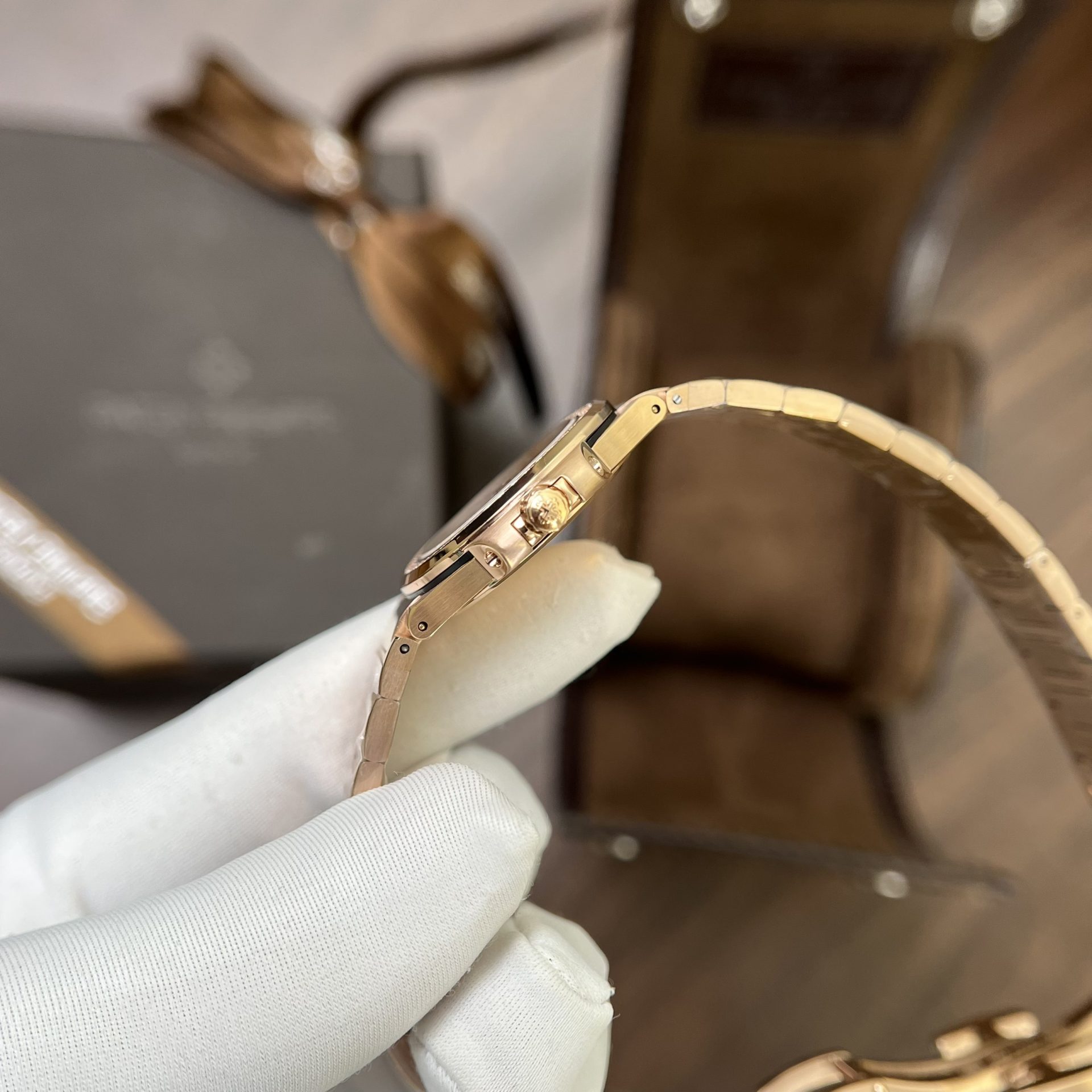 Patek Philippe Fake Watch Nautilus 7010 Dial Yellow 32mm