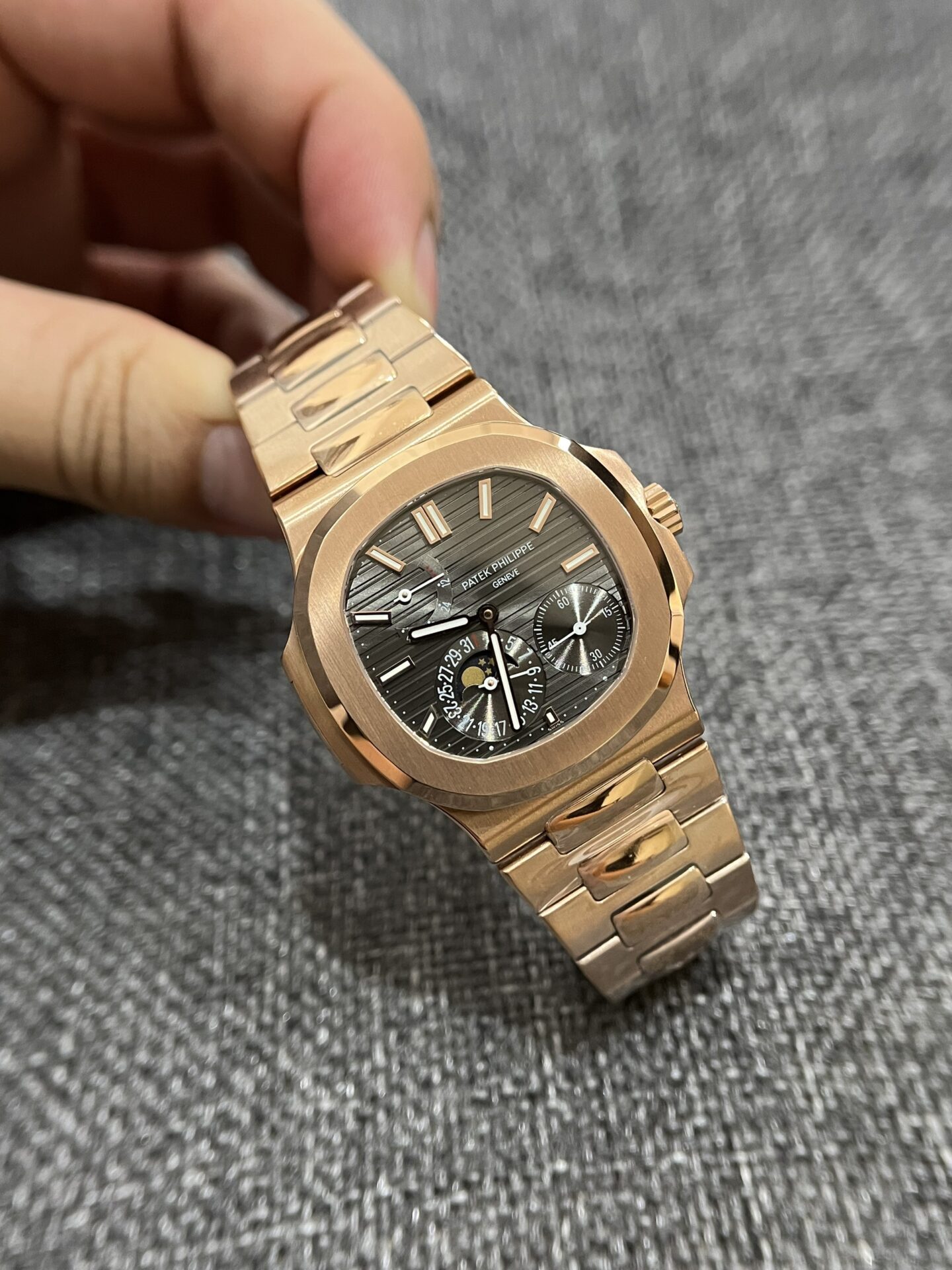 Patek Philippe Replica Watch Nautilus 5712R Gray Dial GR Factory 40mm