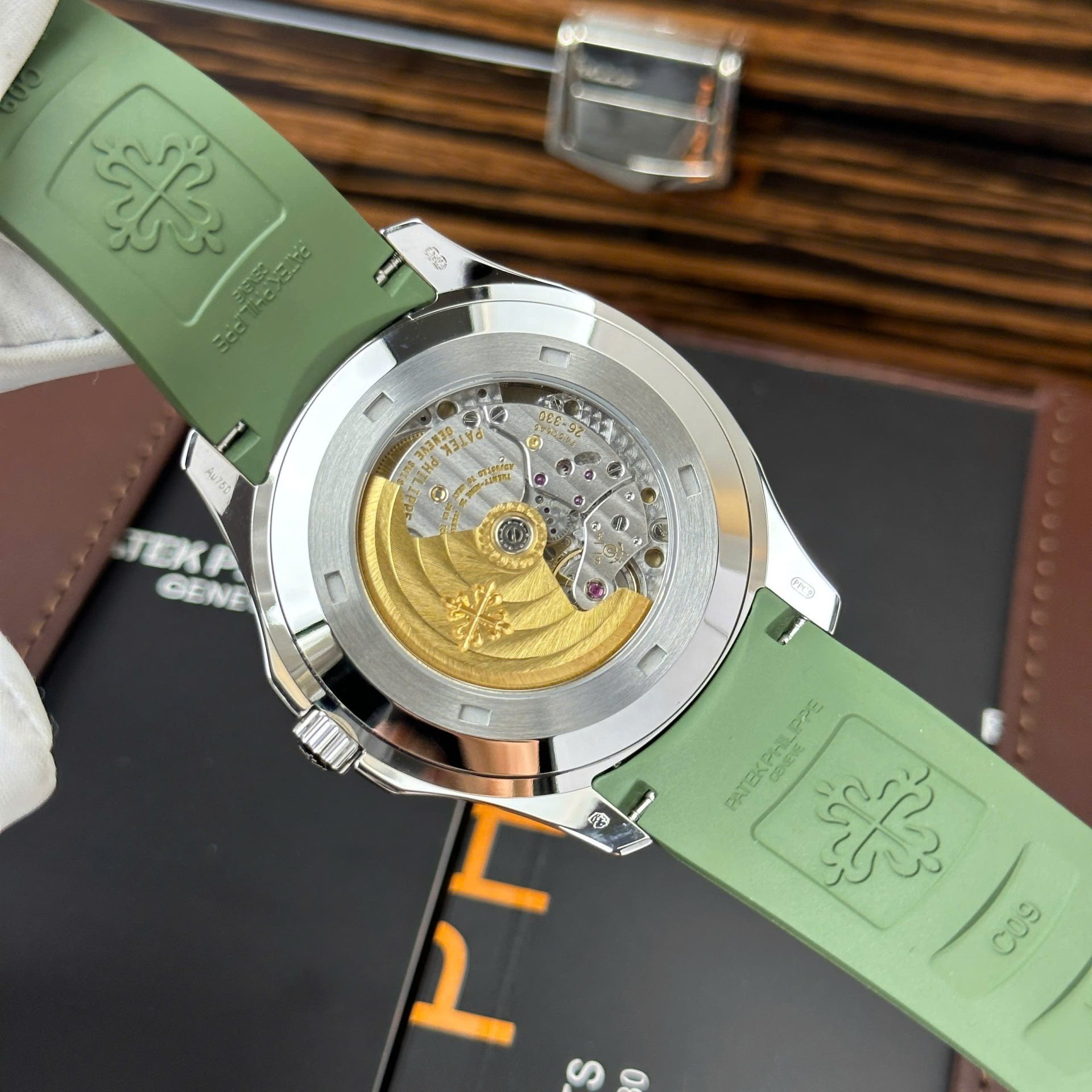 Patek Philippe Aquanaut 5168G Best Replica Watch Custom Like Auth 42.2mm