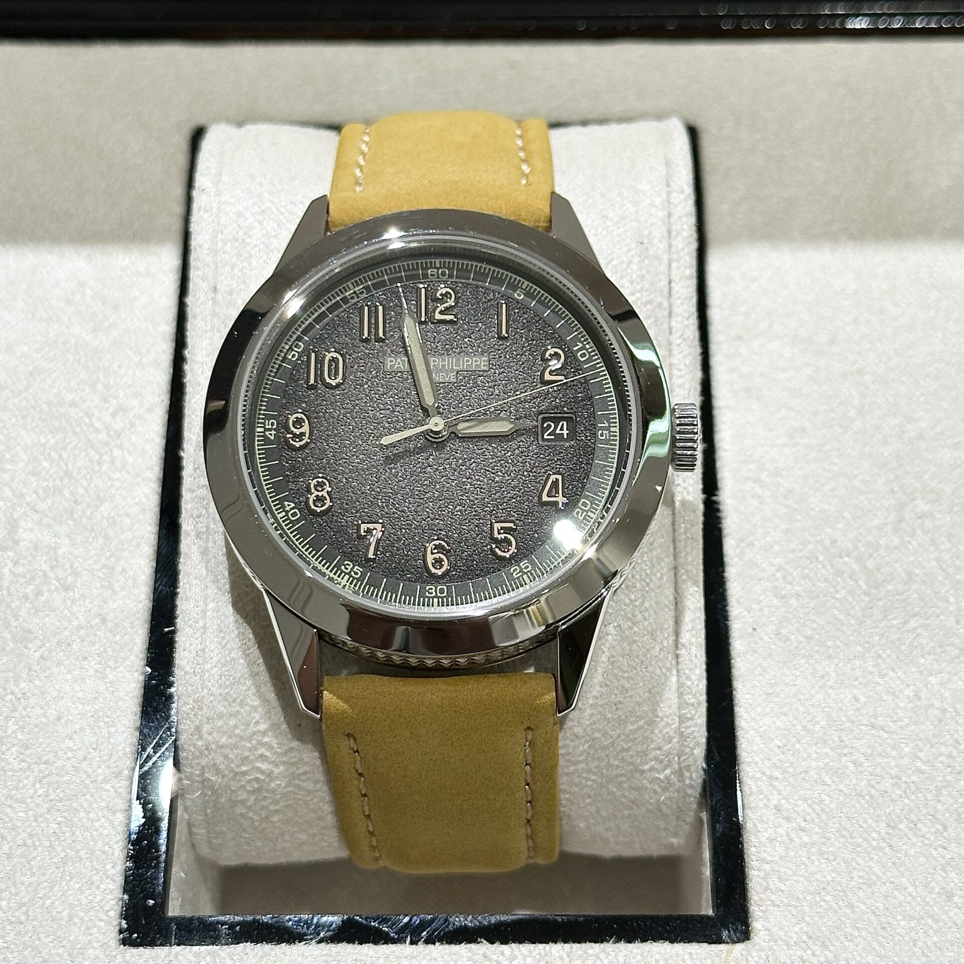 Patek Philippe Calatrava 5226G Best Replica Watch Leather Strap 40mm