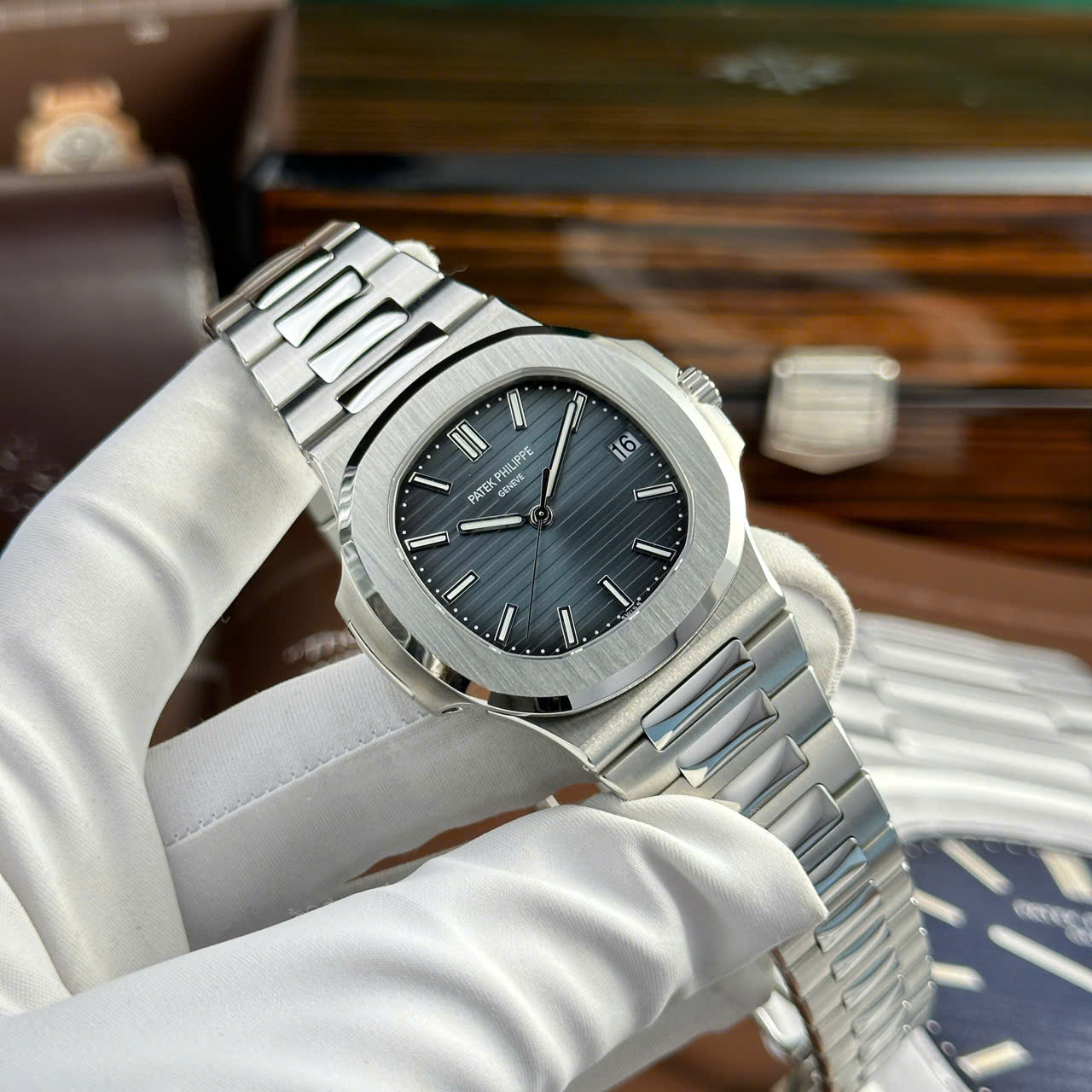 Patek Philippe Nautilus 5711 Replica Watch Refined Full Options Like Auth Top Top Quality 40mm