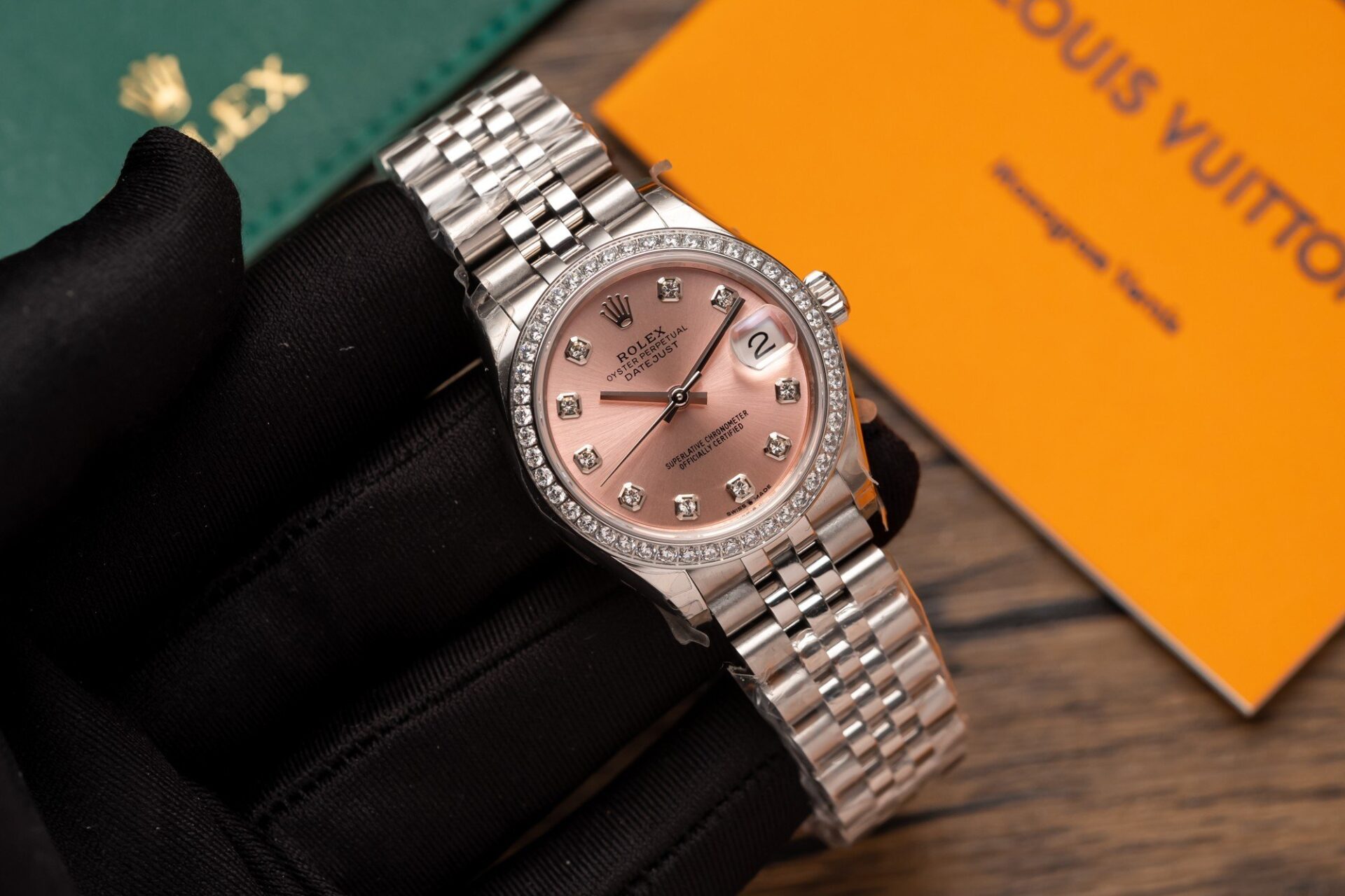 Rolex Clone Watch DateJust 278273 Pink Dial Jubilee Strap 31mm
