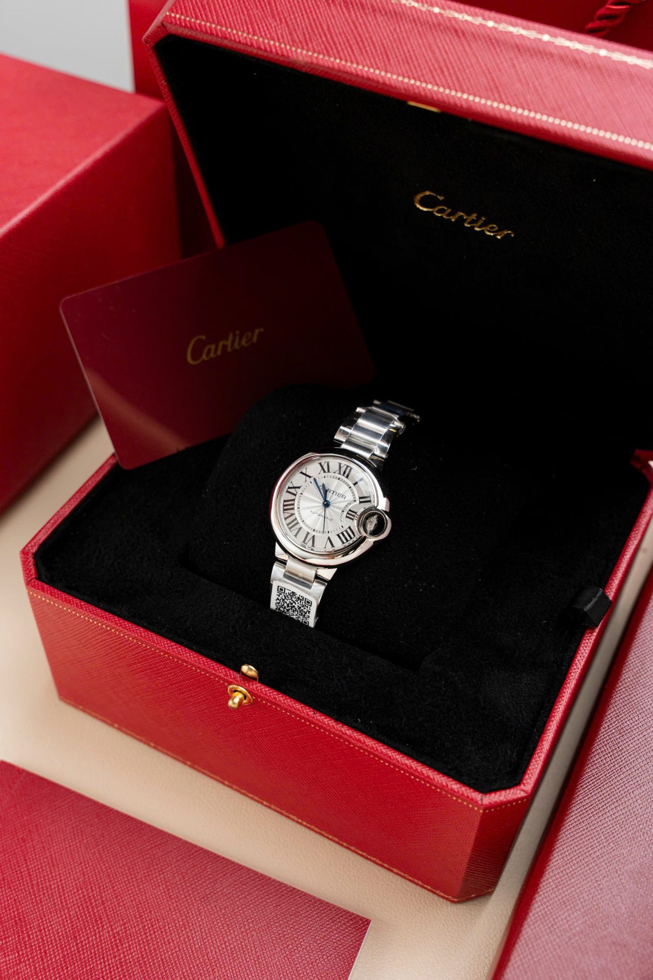 Cartier Ballon Bleu W6920046 Replica Watch White Dial Metal Wire AF Factory 36mm