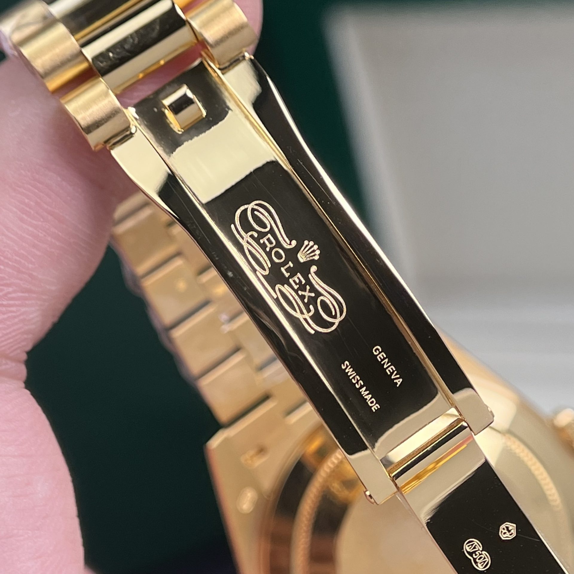 Rolex Replica Watch Day-Date Gold Wrapped Weight 177gram Champagne Dial GM Factory 40mm