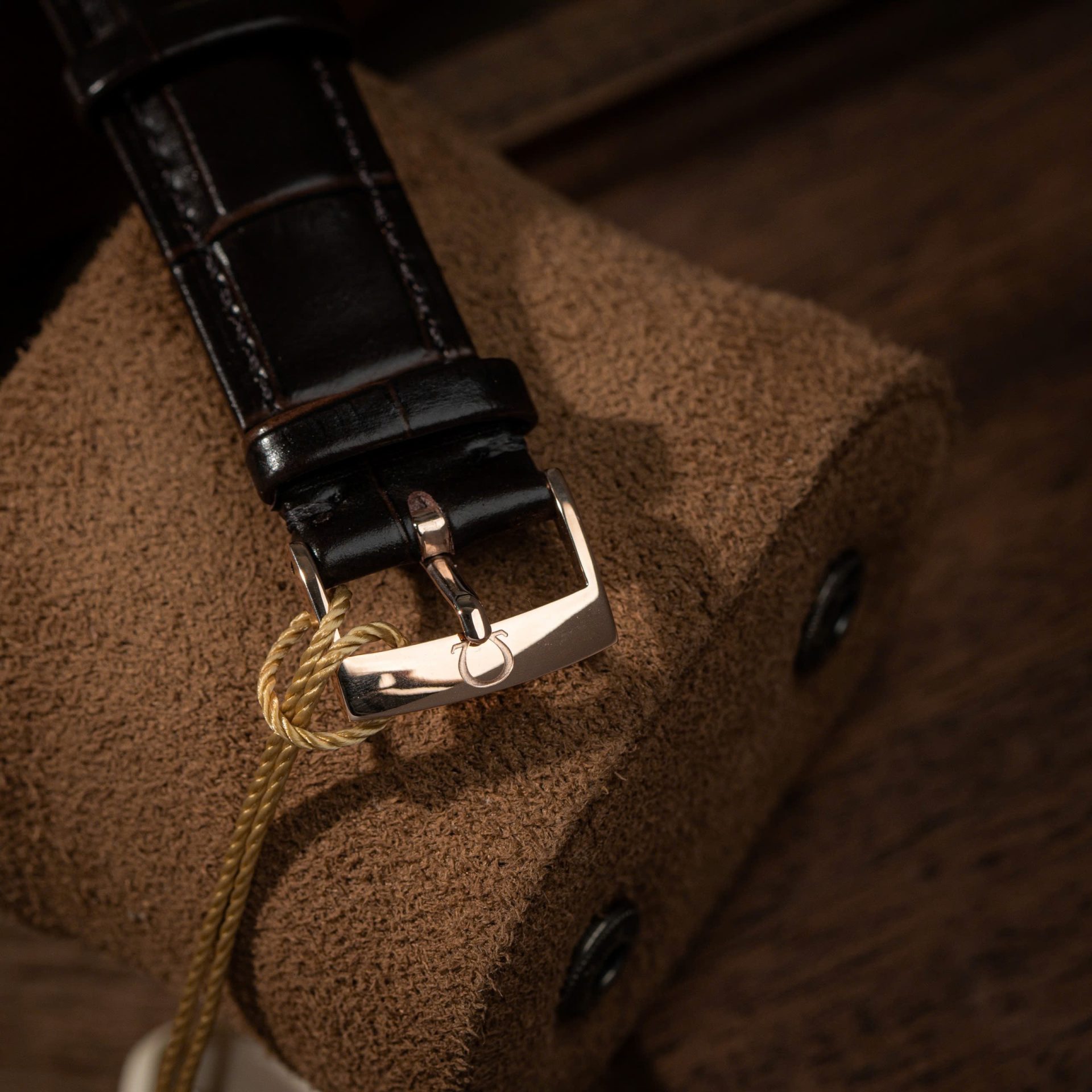 Omega De Ville Prestige Power Reserve Replica Watches Brown Leather Strap 39.5mm