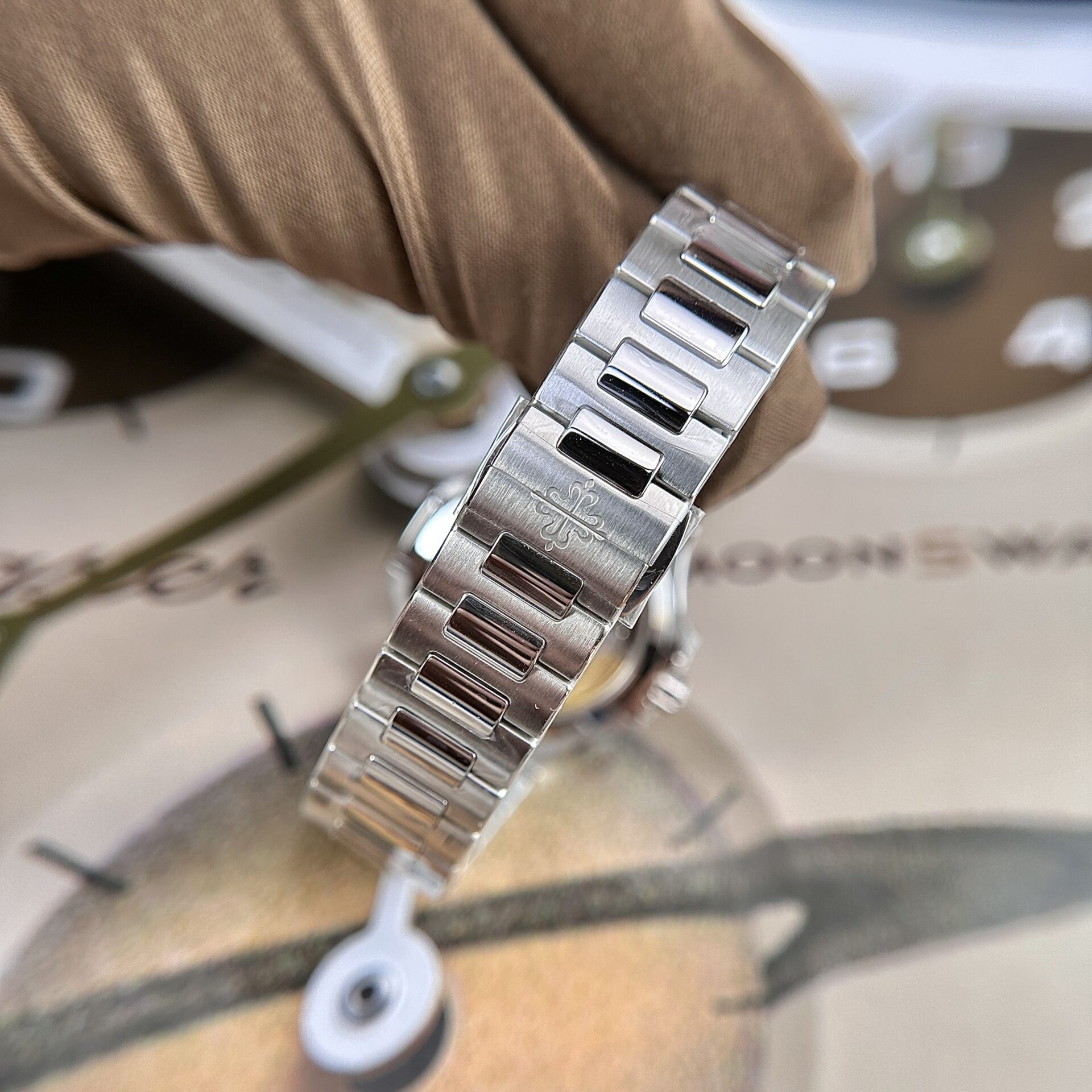 Patek Philippe Nautilus 7118 Replica Watch Blue Dial Stone Bezel 35.2mm