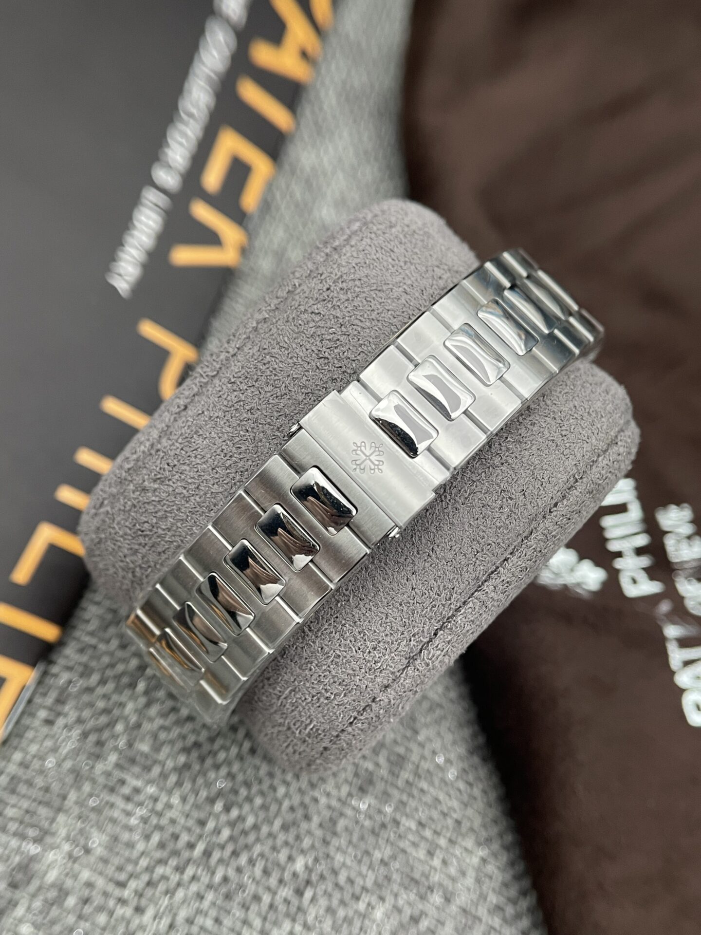 Patek Philippe Nautilus 5726 Best Replica Watch Gray Dial GRF 40.5mm