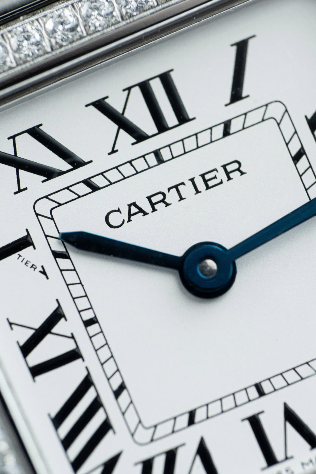 Cartier Panthere W2PN0007 Replica Watch White Dial Metal Wire 27x37mm