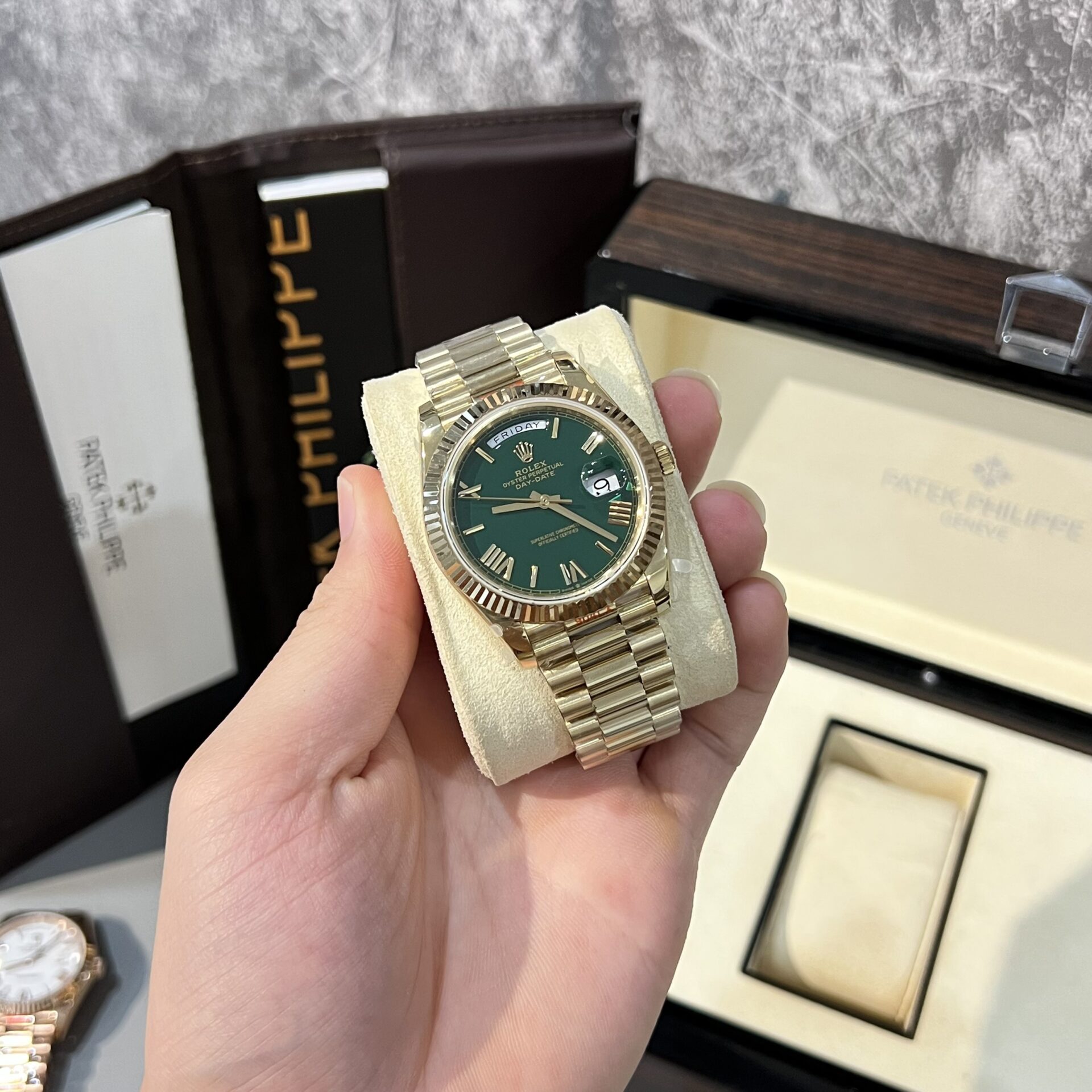 Rolex Day-Date 228238 Replica Watch Green Dial Refined 166gr GM V2 40mm