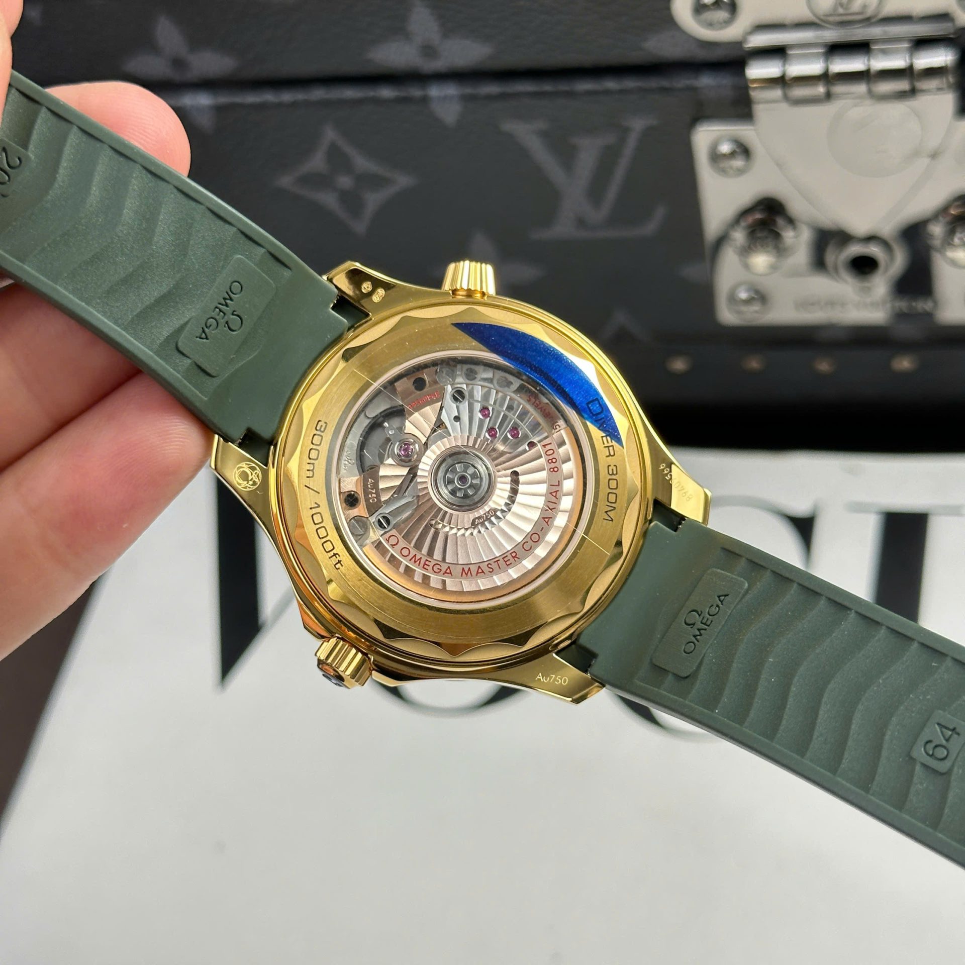 Omega Seamaster Diver 300M Replica Watches Dial Green VS Factory 42mm