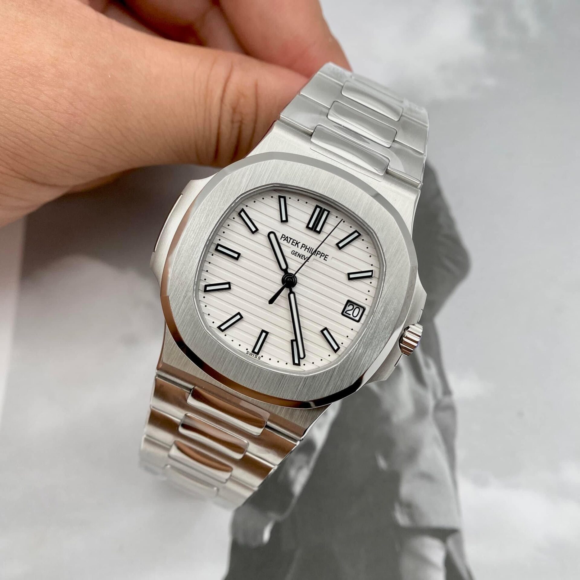 Patek Philippe Nautilus 5711 White Dial Replica Watch 3K Factory 40mm
