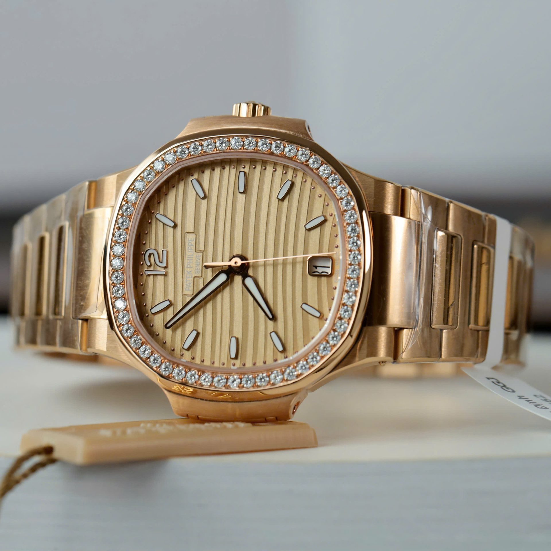 Patek Philippe Nautilus 7118 Women Replica Watch Custom Gold Wrapped + Diamonds Moissanite 3K Factory 35.2mm