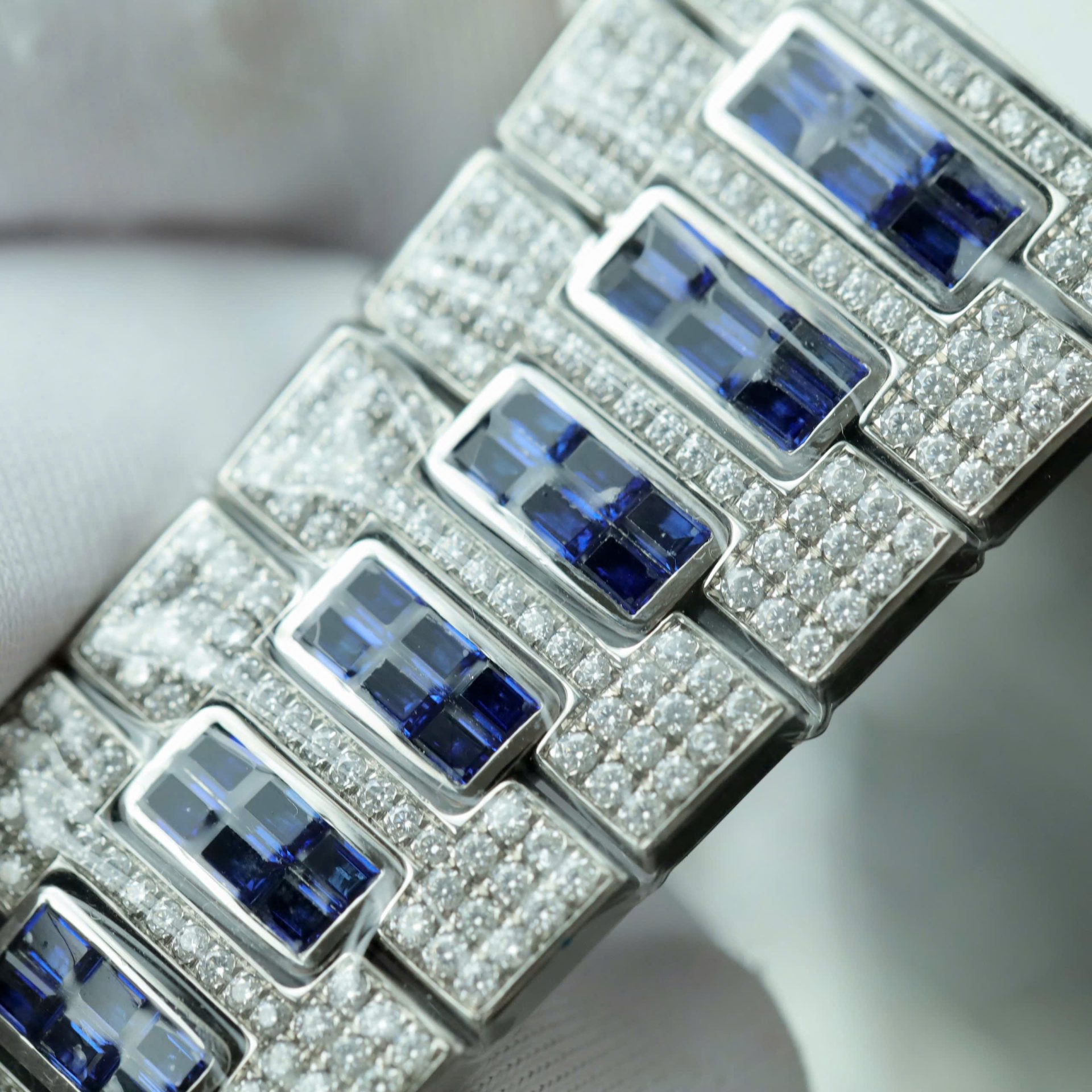 Patek Philippe Nautilus 5719 Best Copies Watch Diamonds Moissanite   Sapphire Baguette Custom 40mm