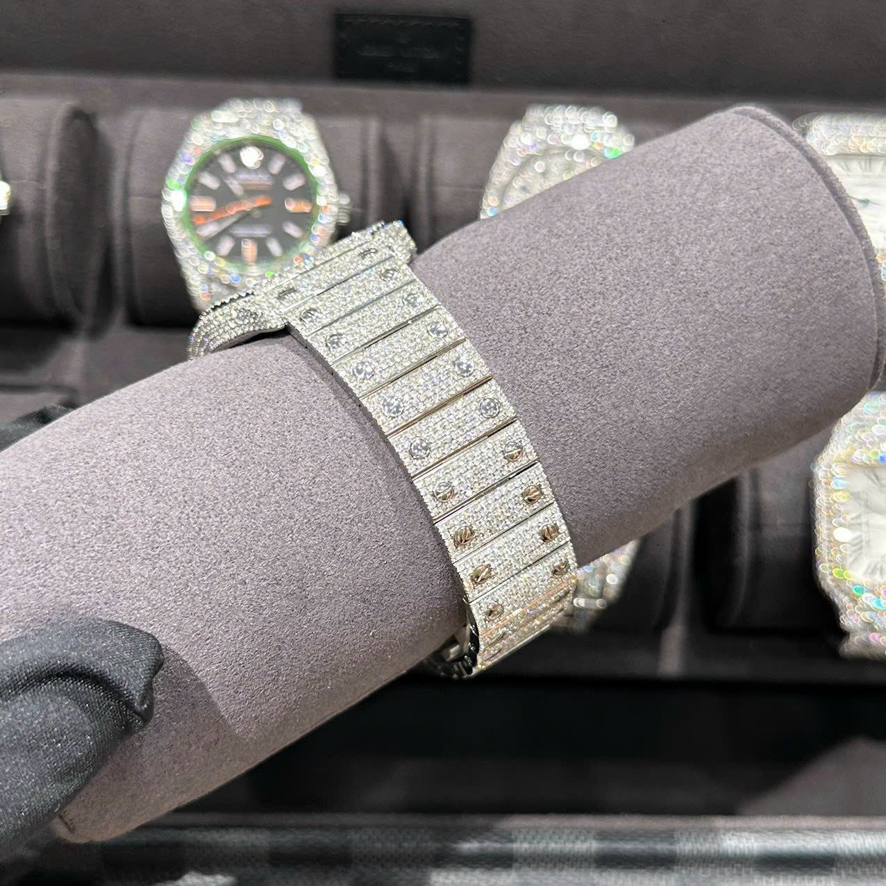 Cartier Santos Best Replica Watch With Full Natural Diamond VVS Blue Dial 39.8mm