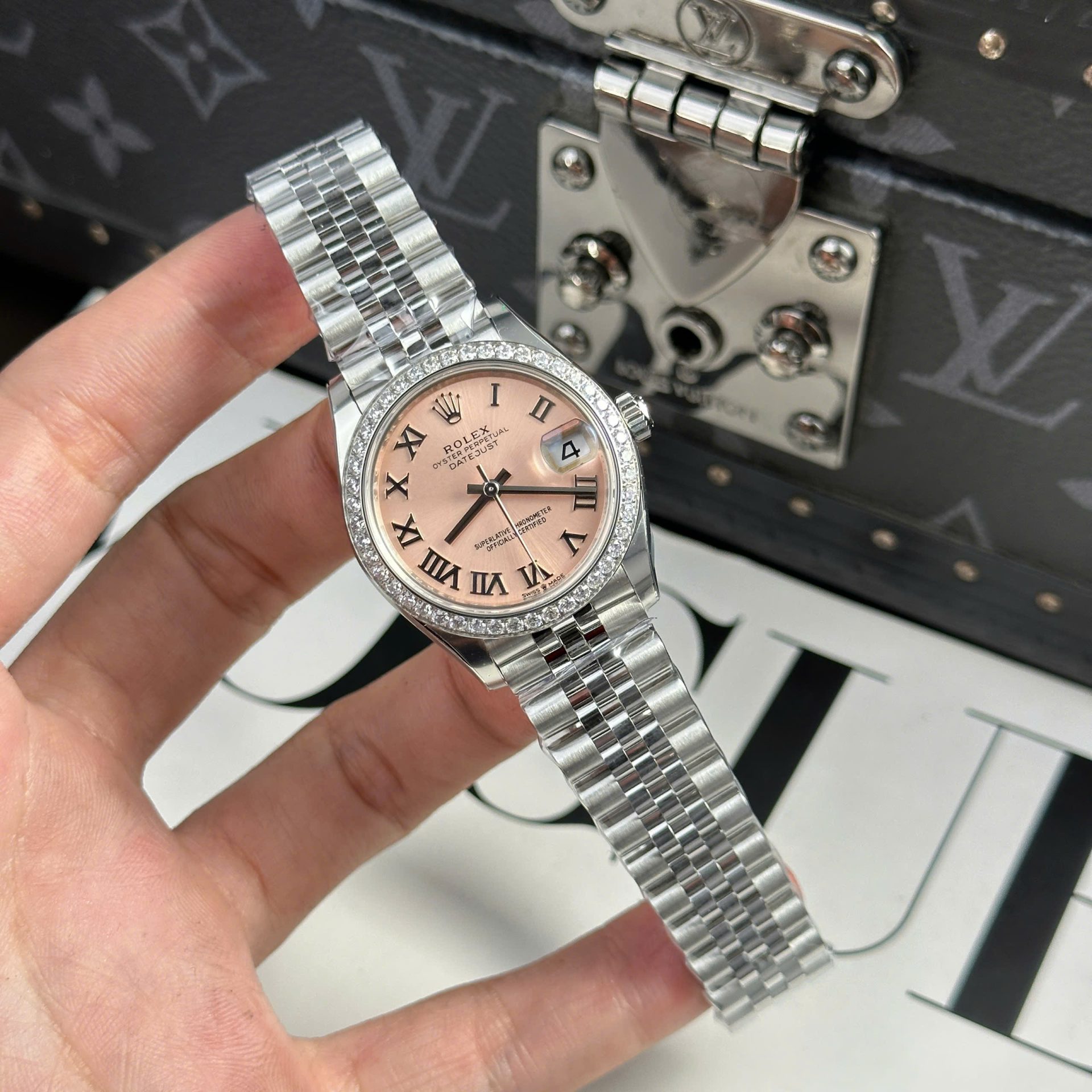 Rolex DateJust Replica Watch Women Dial Pink Bezel Diamonds CZ THB Factory 31mm