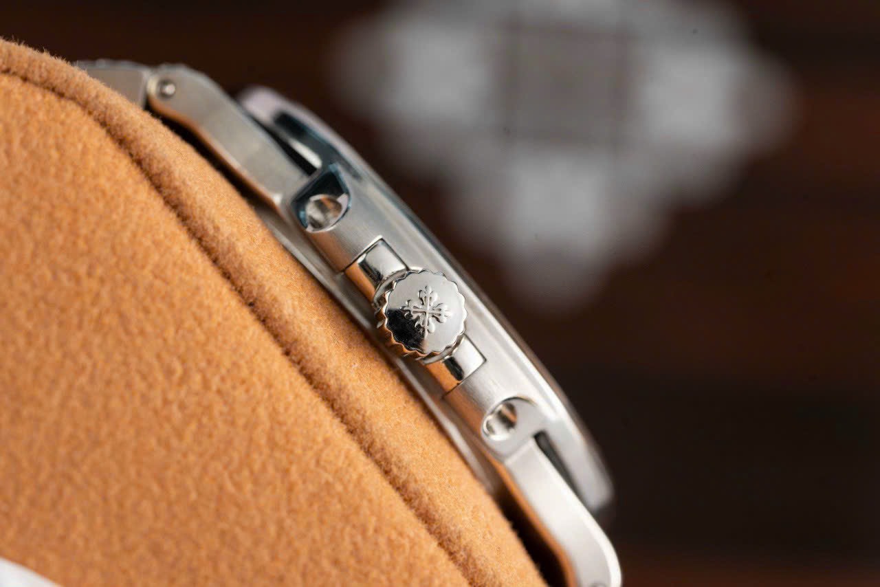 Patek Philippe Clone Watch Nautilus 5719 Full Diamonds Baguette 40mm