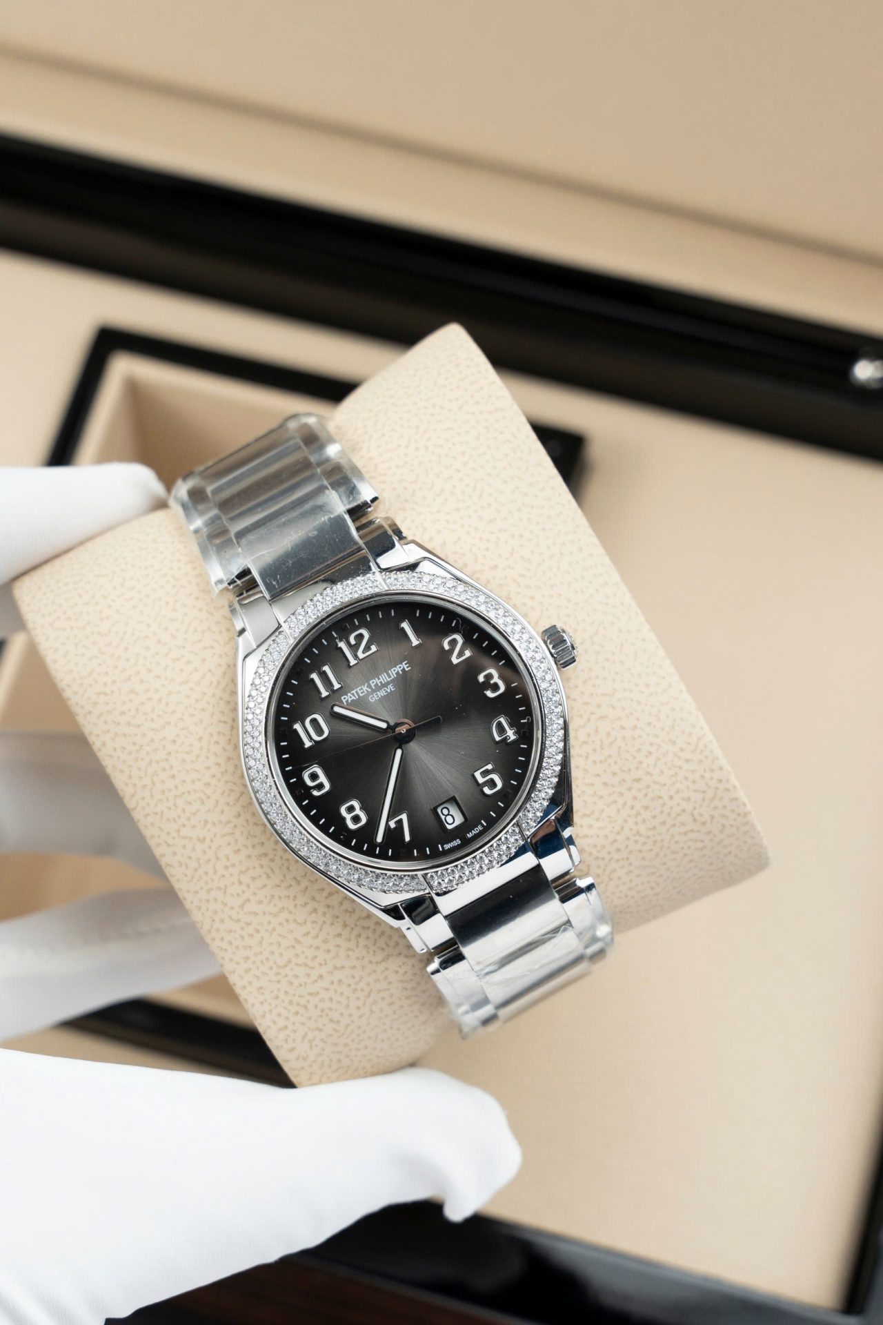 Patek Philippe Replica Watches Twenty 4 7300 Gray Dial Metal Wire 36mm