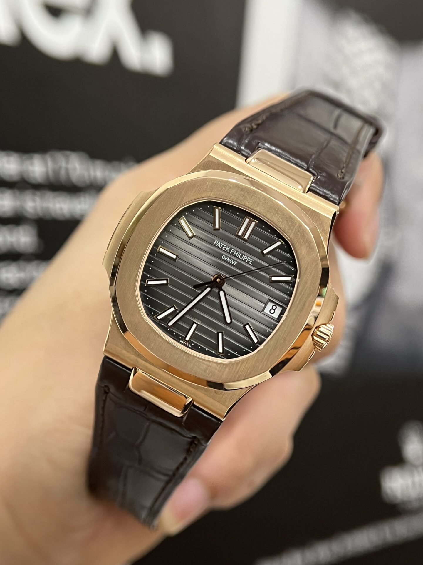 Patek Philippe Nautilus 5711 Replica Watch Gold Wrapped 3K Factory 40mm