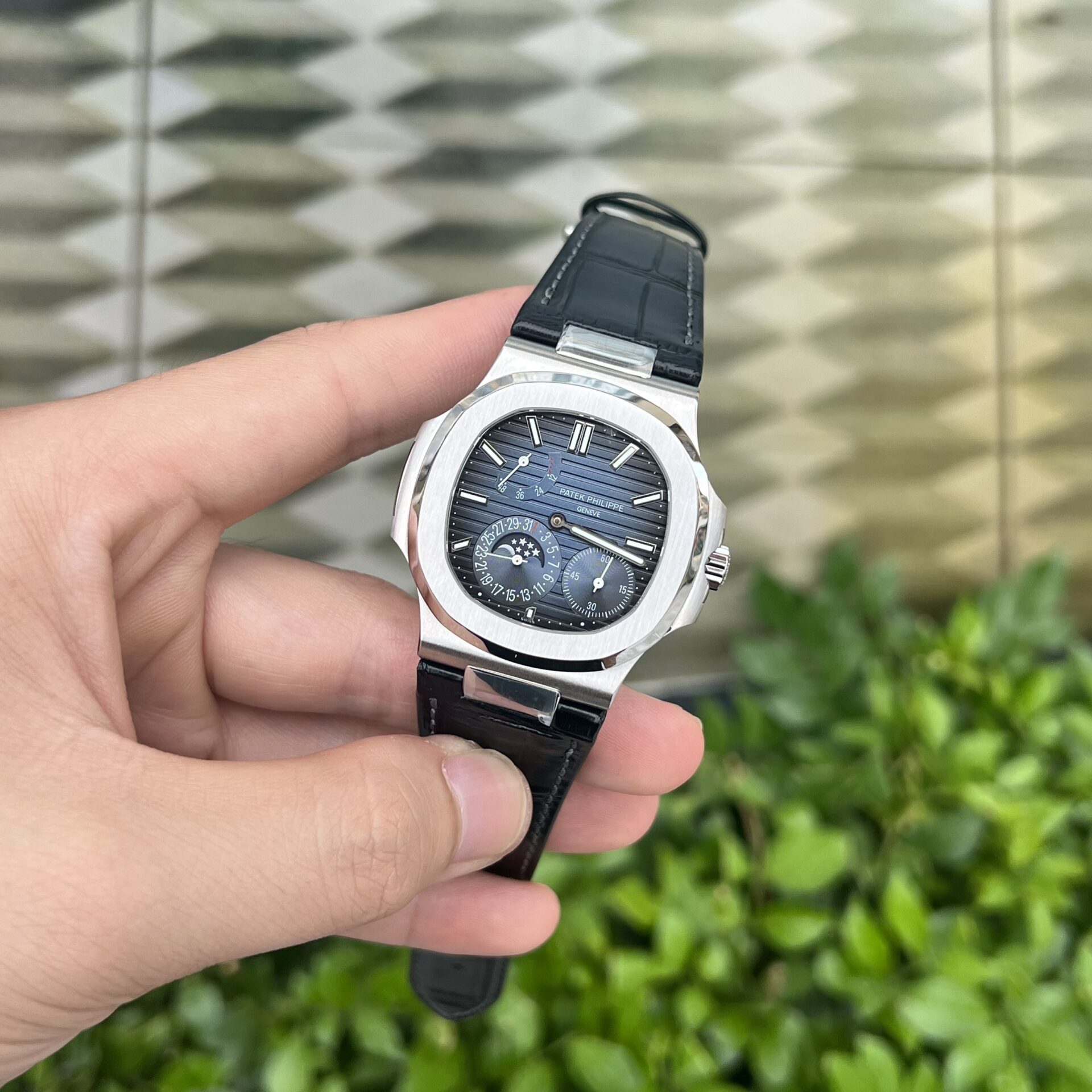 Patek Philippe Nautilus 5712 Replica Watch Leather Strap GRF 40mm