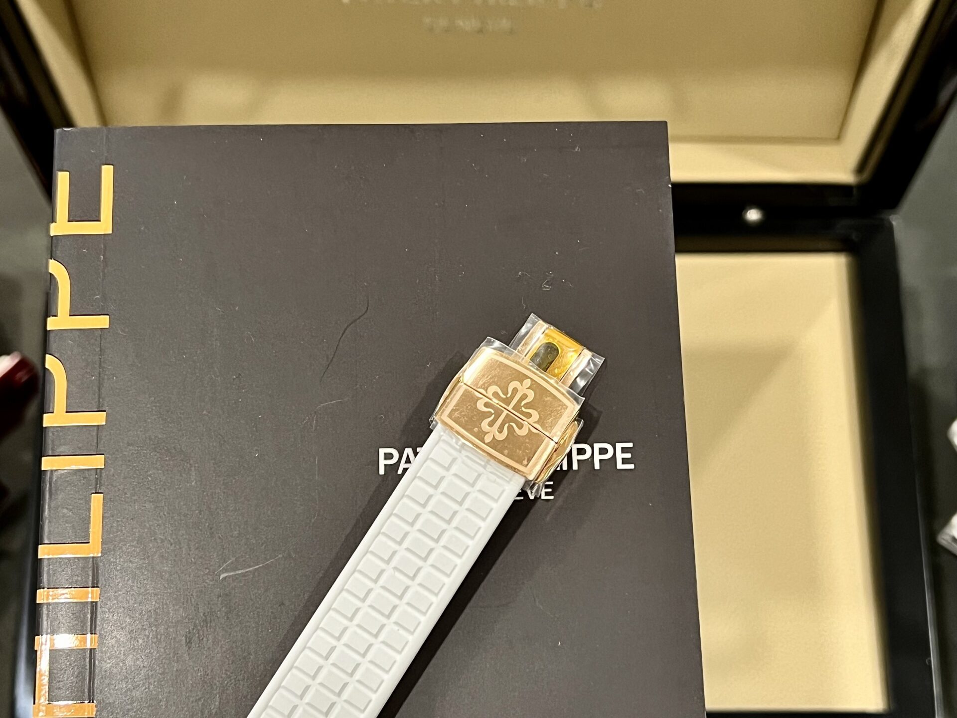 Patek Philippe Aquanaut 5067A Replica Watch White With Stone Bezel 35.6mm