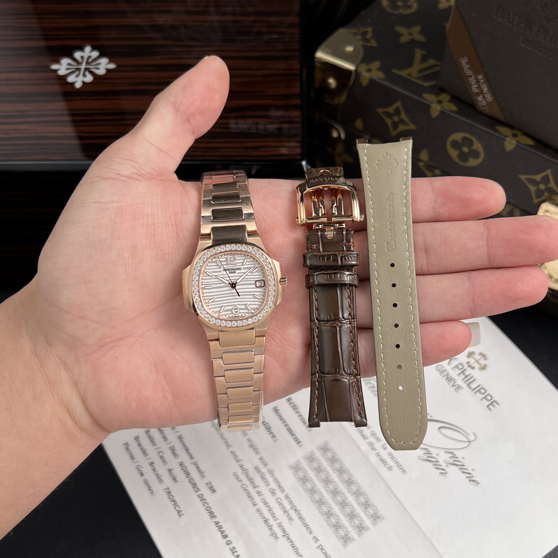 Patek Philippe Replica Watch Nautilus 7010 White Dial Womens GR Factory 32mm