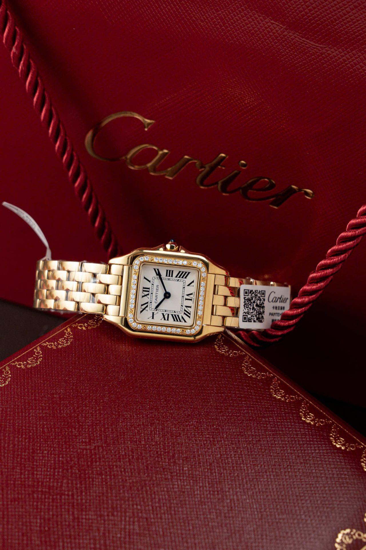 Cartier Panthere WJPN0015 White Dial Replica Watch Bezel Diamonds Moissanite 27x37mm