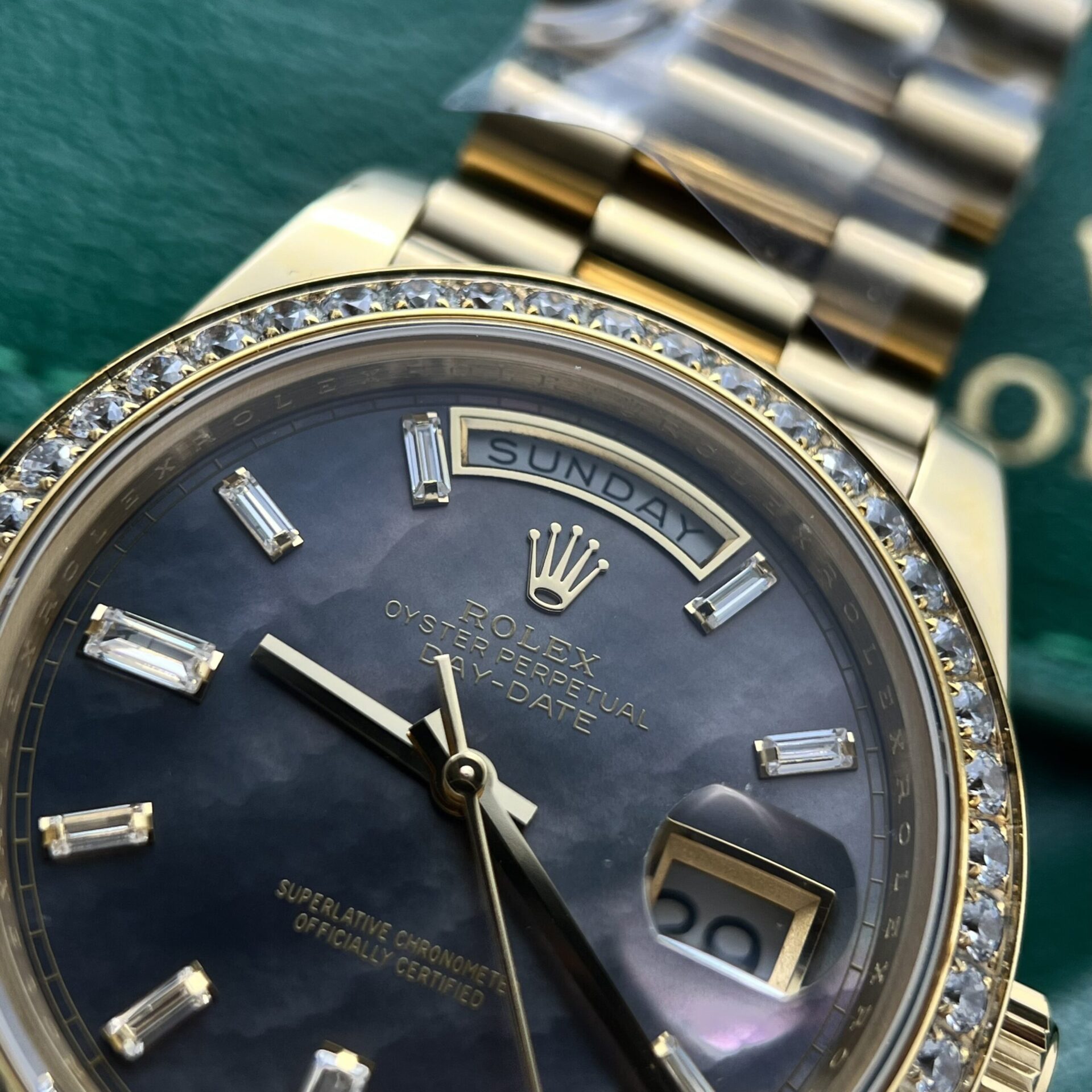 Rolex Day-Date Fake Watch Mother Of Pearl Dial President Strap 40mm