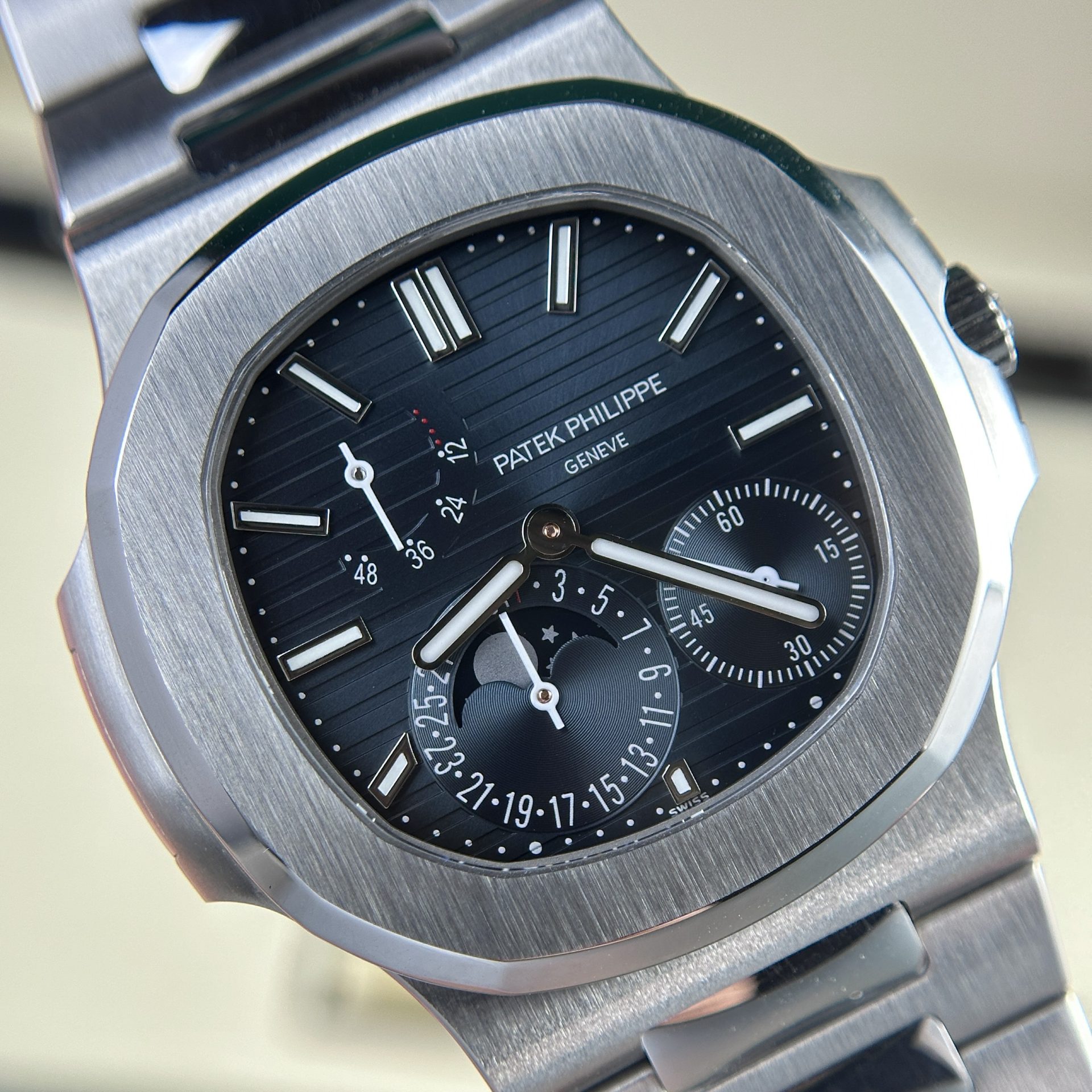 Patek Philippe Best Replica Watch Nautilus 5712 Custom Authentic Details 40mm