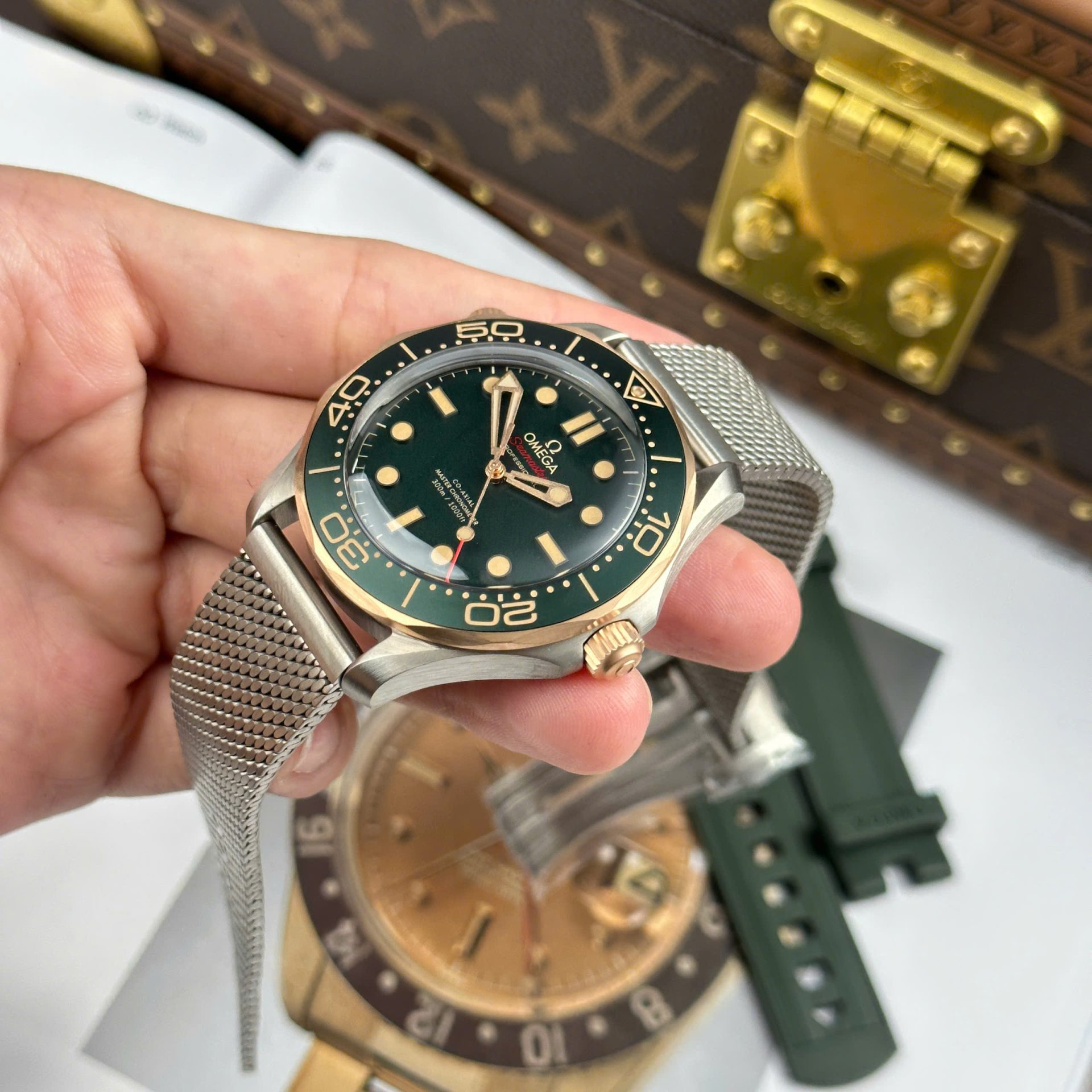 Omega Seamaster Driver 300 Replica Watch Green Dial Demi Bezel Full Set VS Factory 42mm