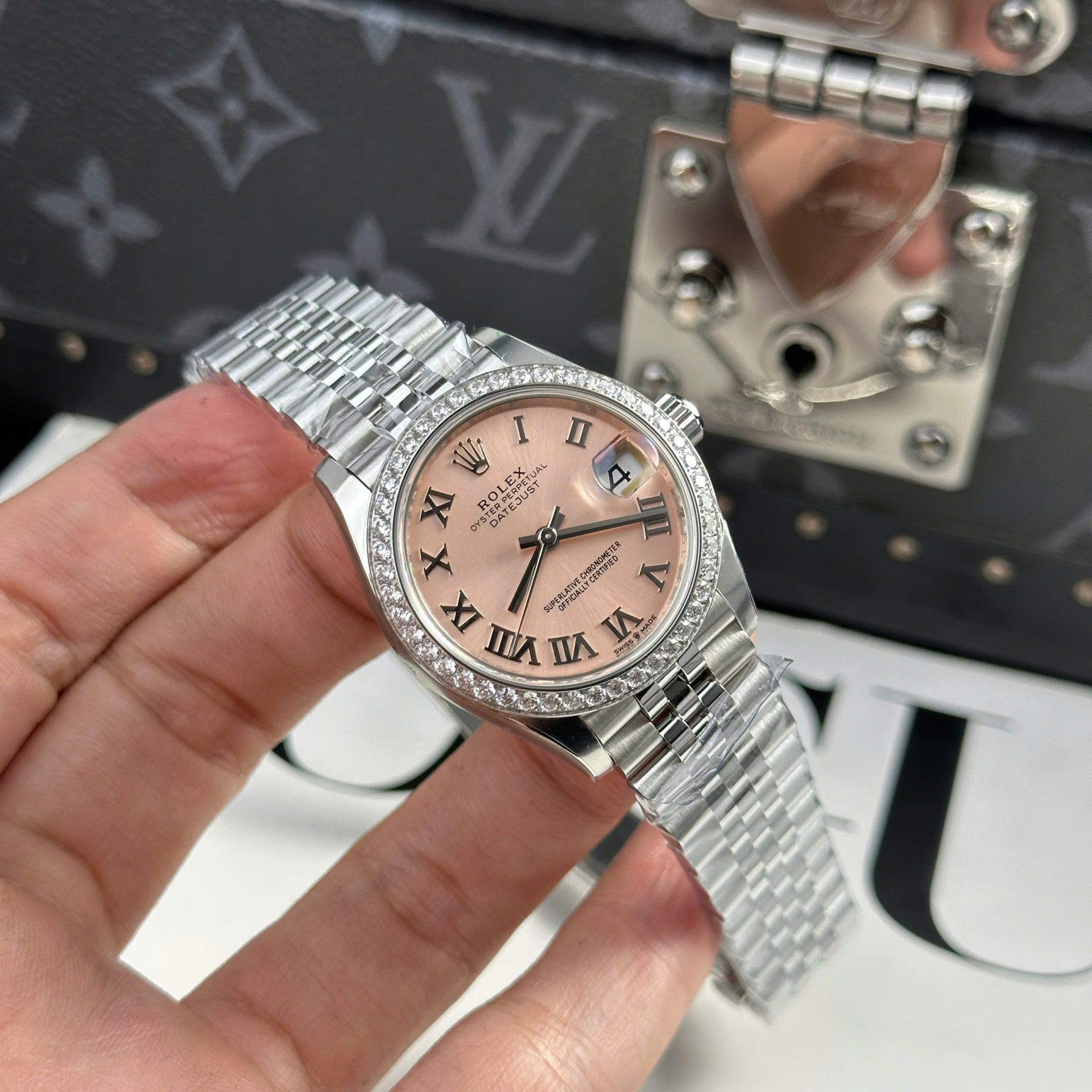 Rolex DateJust Replica Watch Women Dial Pink Bezel Diamonds CZ THB Factory 31mm