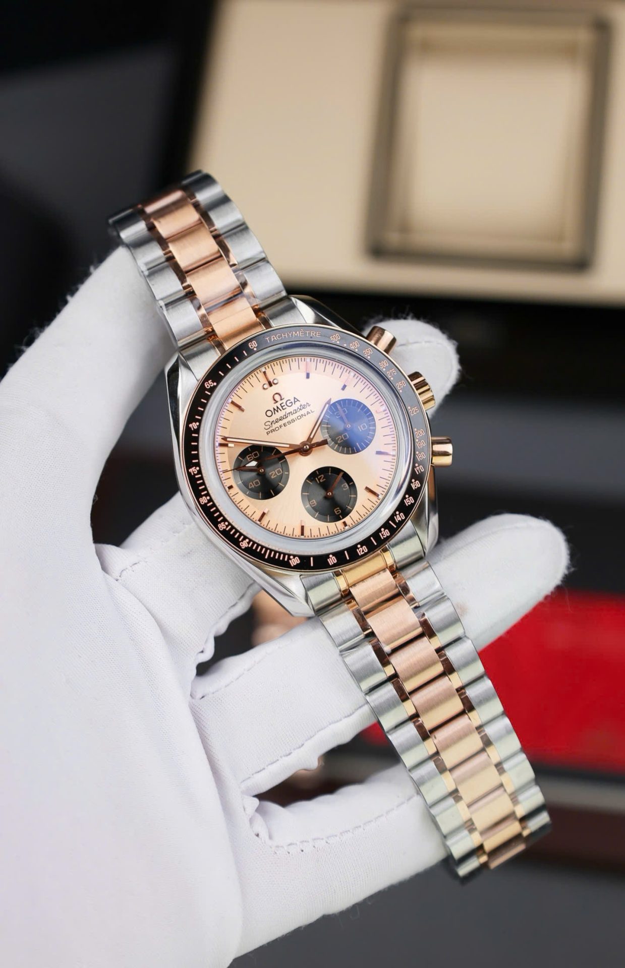 Omega SpeedMaster Fake Watch MoonWatch Demi Rose Gold 42mm