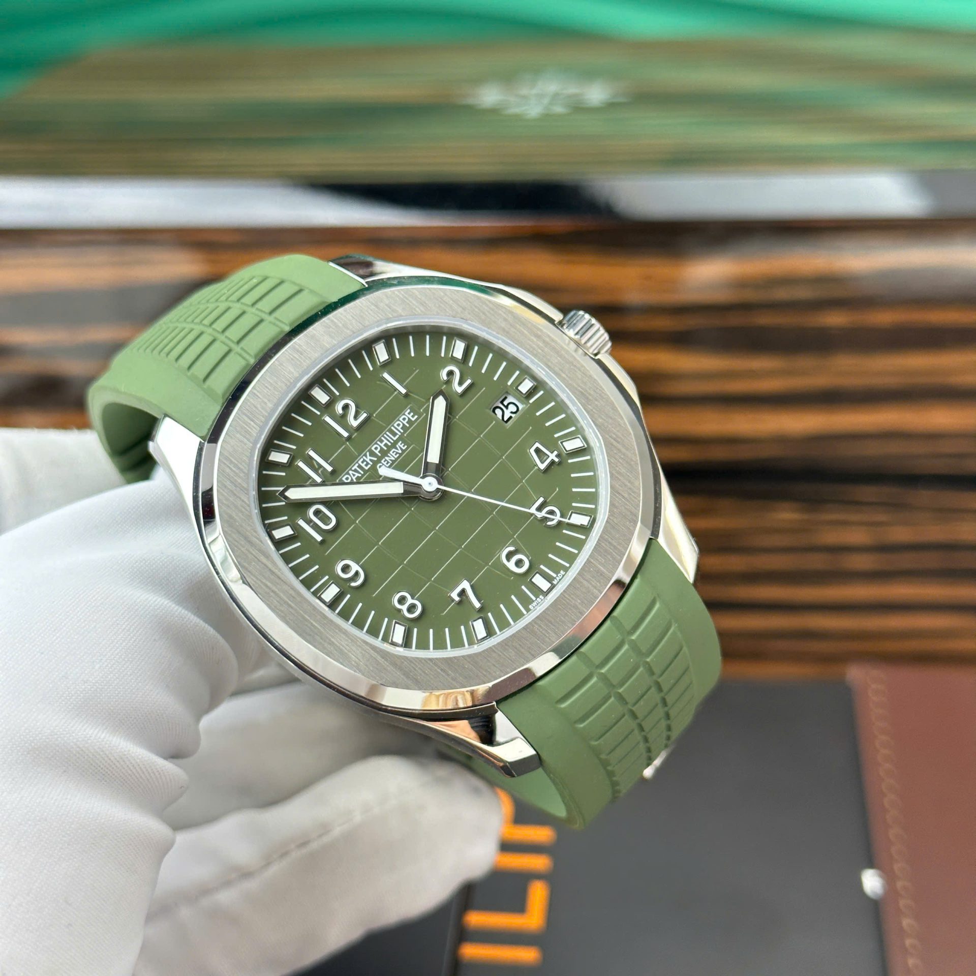 Patek Philippe Aquanaut 5168G Best Replica Watch Custom Like Auth 42.2mm