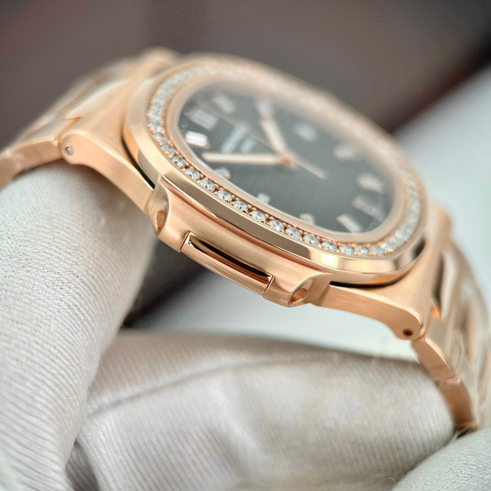 Patek Philippe 5711 Natural Diamond Replica Watch 18K Gold Wrapped 40mm