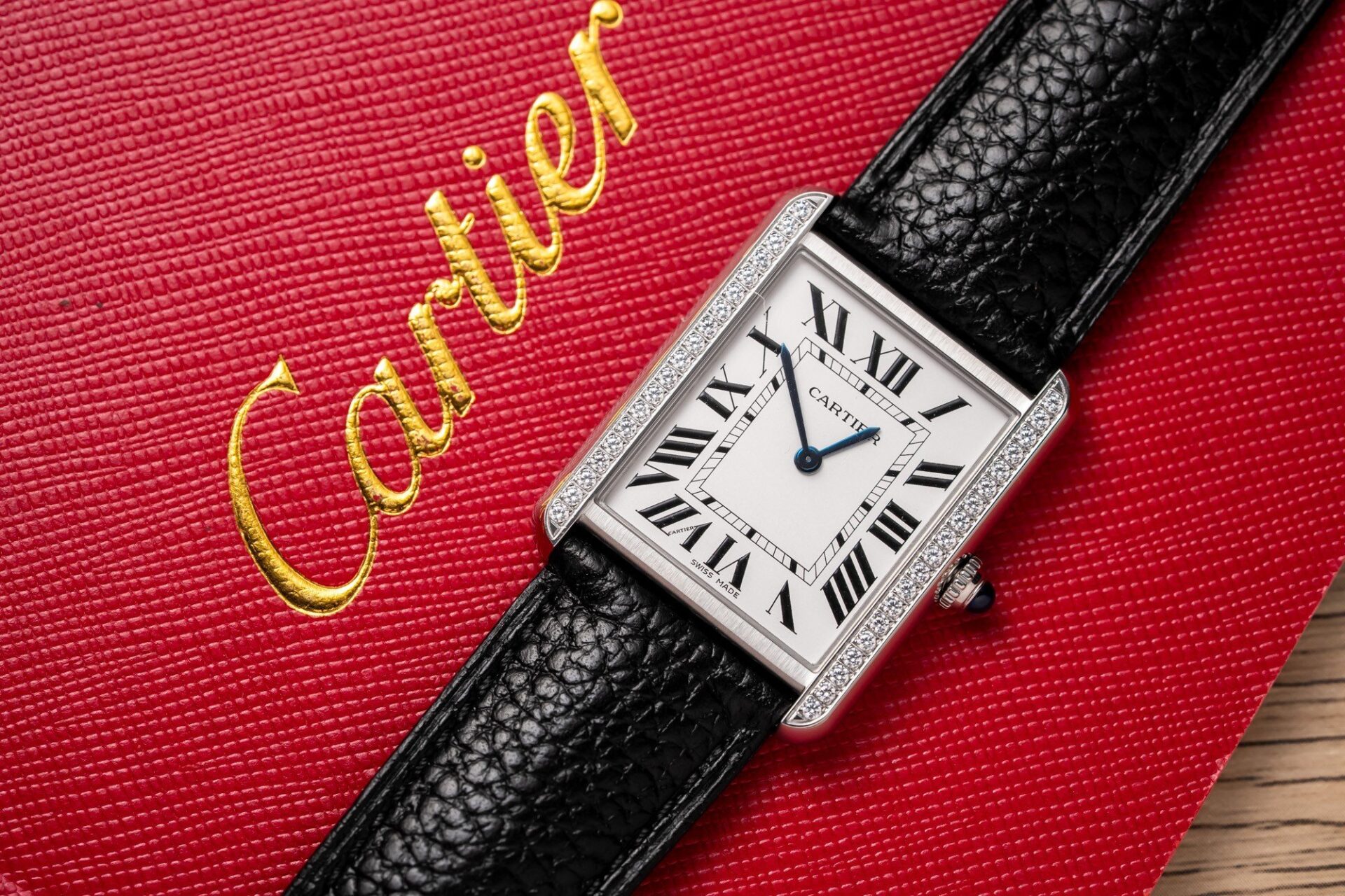 Cartier Fake Watch Tank Must W4TA0017 White Dial Leather Strap 33.7 25.5mm