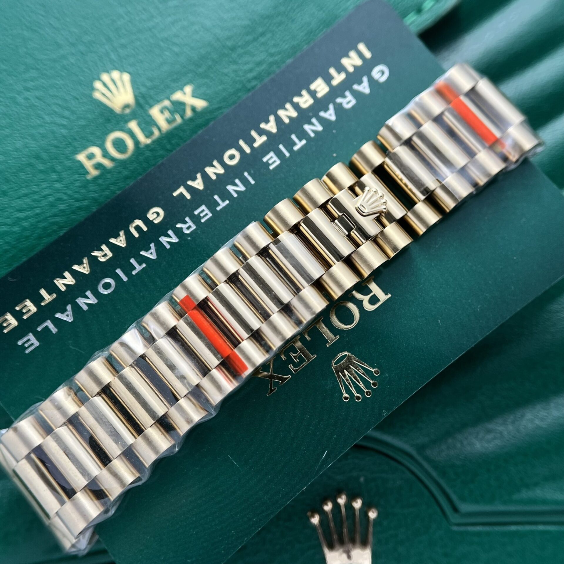 Rolex Day-Date Fake Watch Mother Of Pearl Dial President Strap 40mm