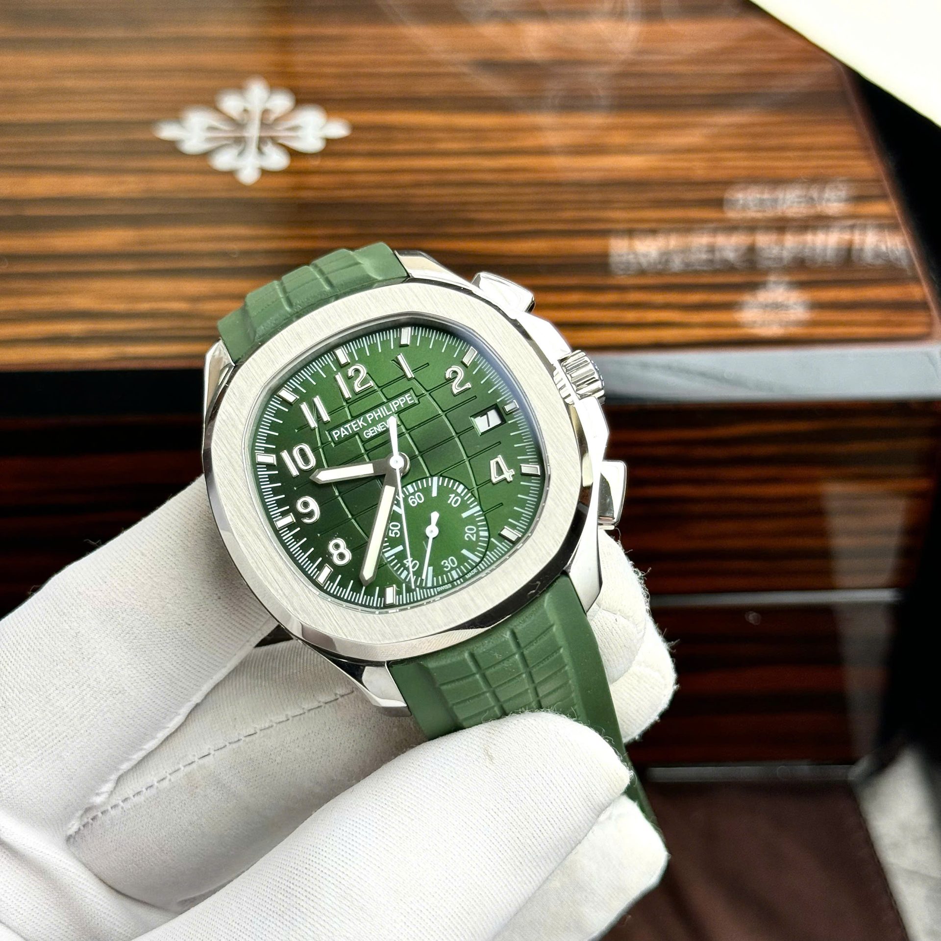 Patek Philippe Replica Watch Aquanaut 5968G Green Dial Rubber Strap 42.2mm