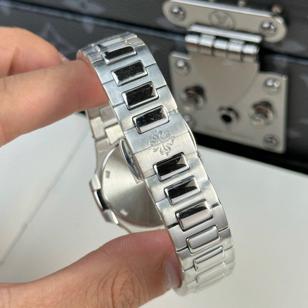 Patek Philippe Clone Watch Nautilus 7010 Womens White Dial 32mm