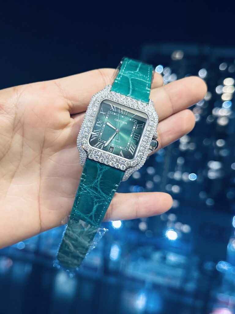 Cartier Santos With Green Moissanite Replica Watch 39.8mm