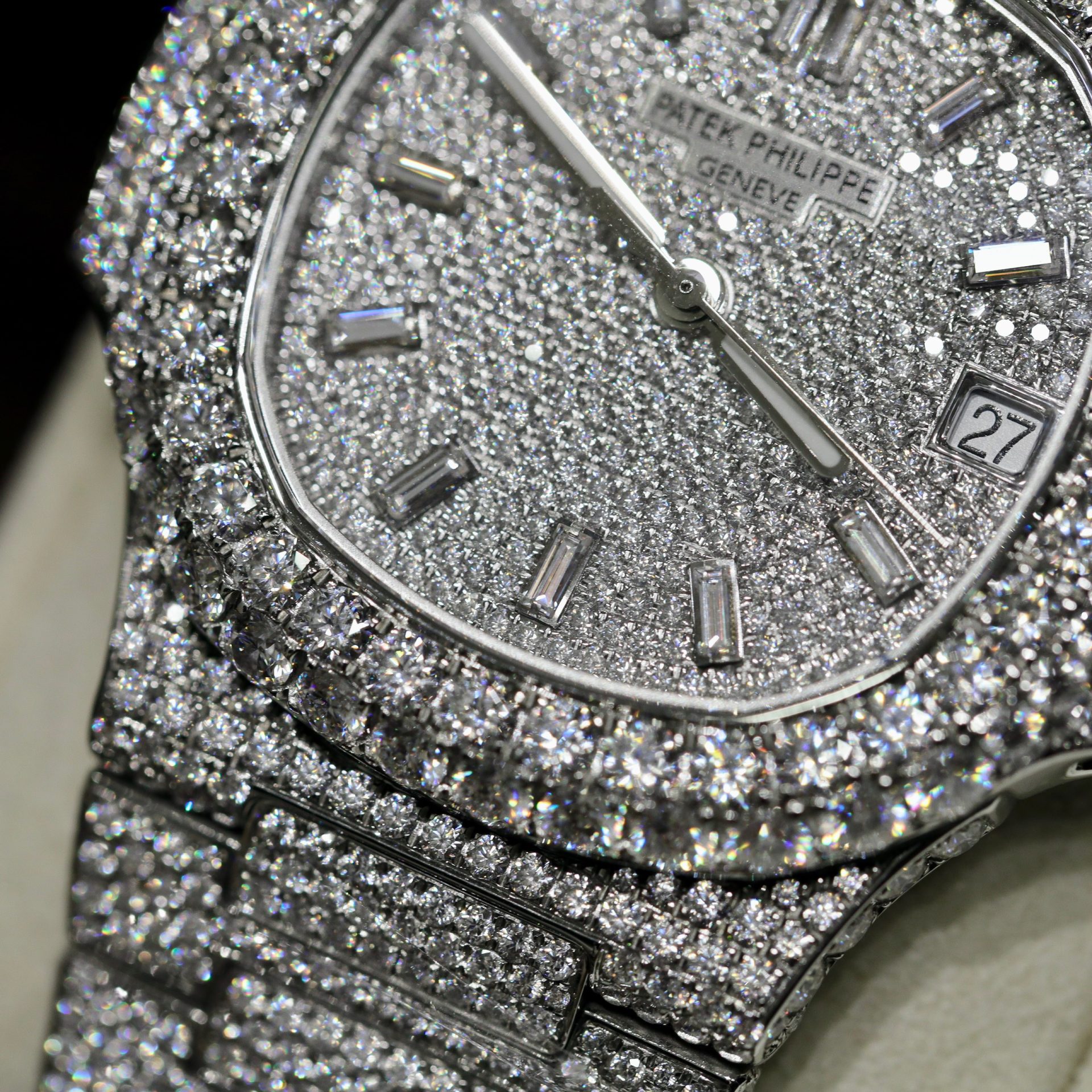 Patek Philippe Best Replica Watch Nautilus 5719 Custom Full Moissanite Diamonds 40mm