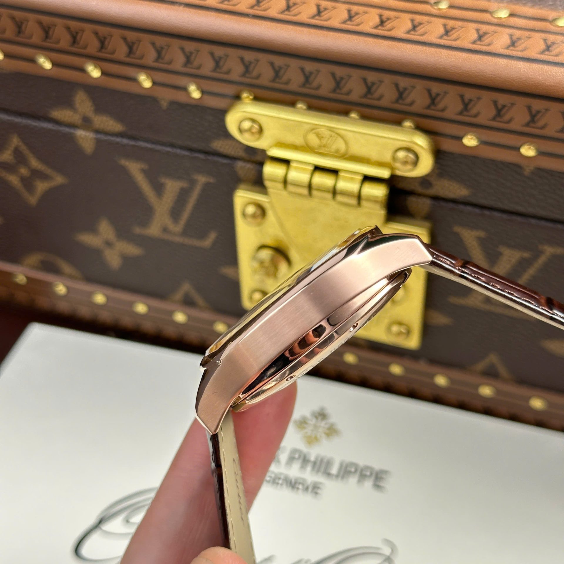 Cartier Drive Tourbillon Replica Watch Dial Guiloche Motif Leather Strap 41mm