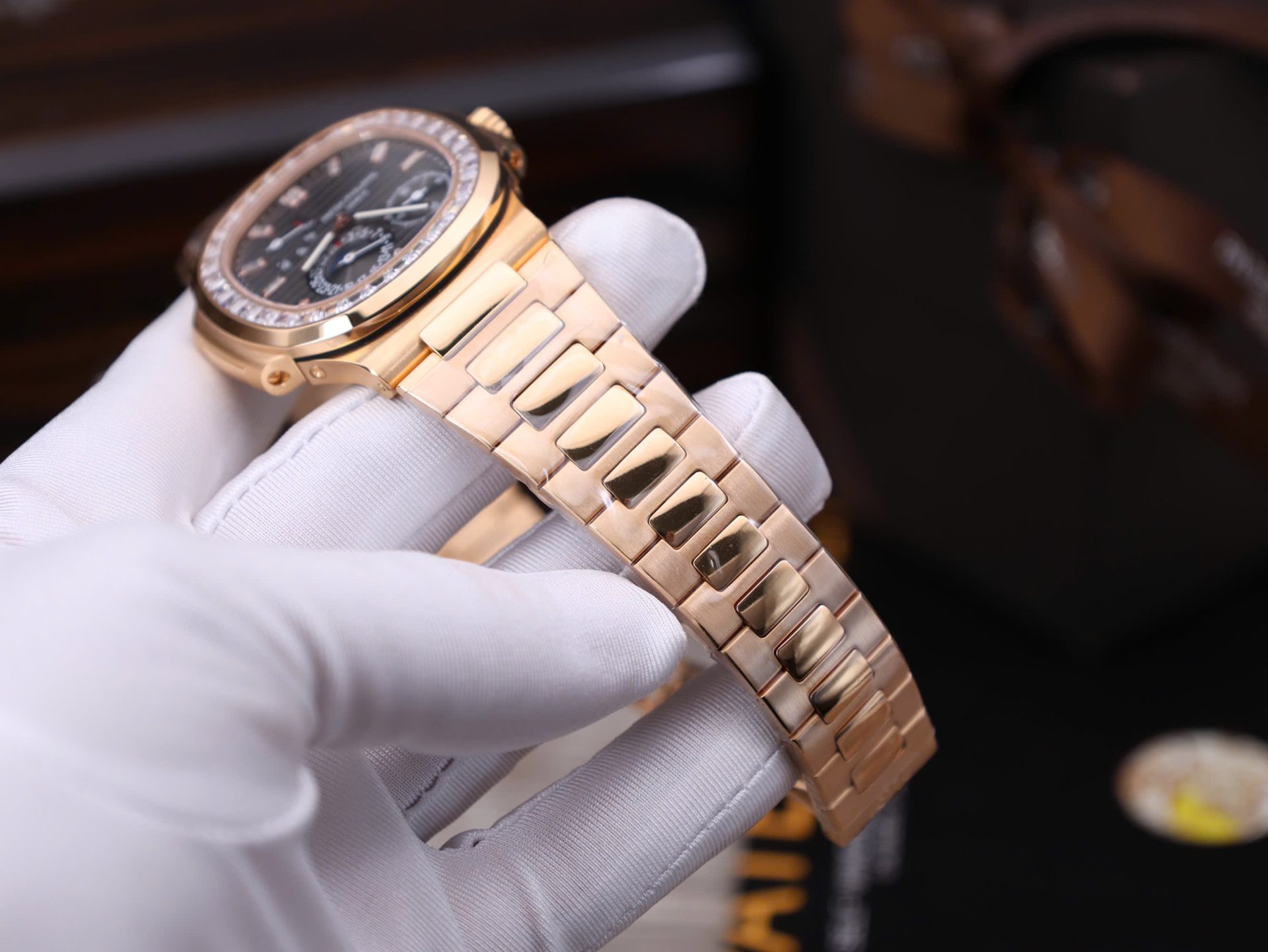 Patek Philippe Nautilus 5724R Replica Watch Custom Gold Wrapped GR Factory 40mm